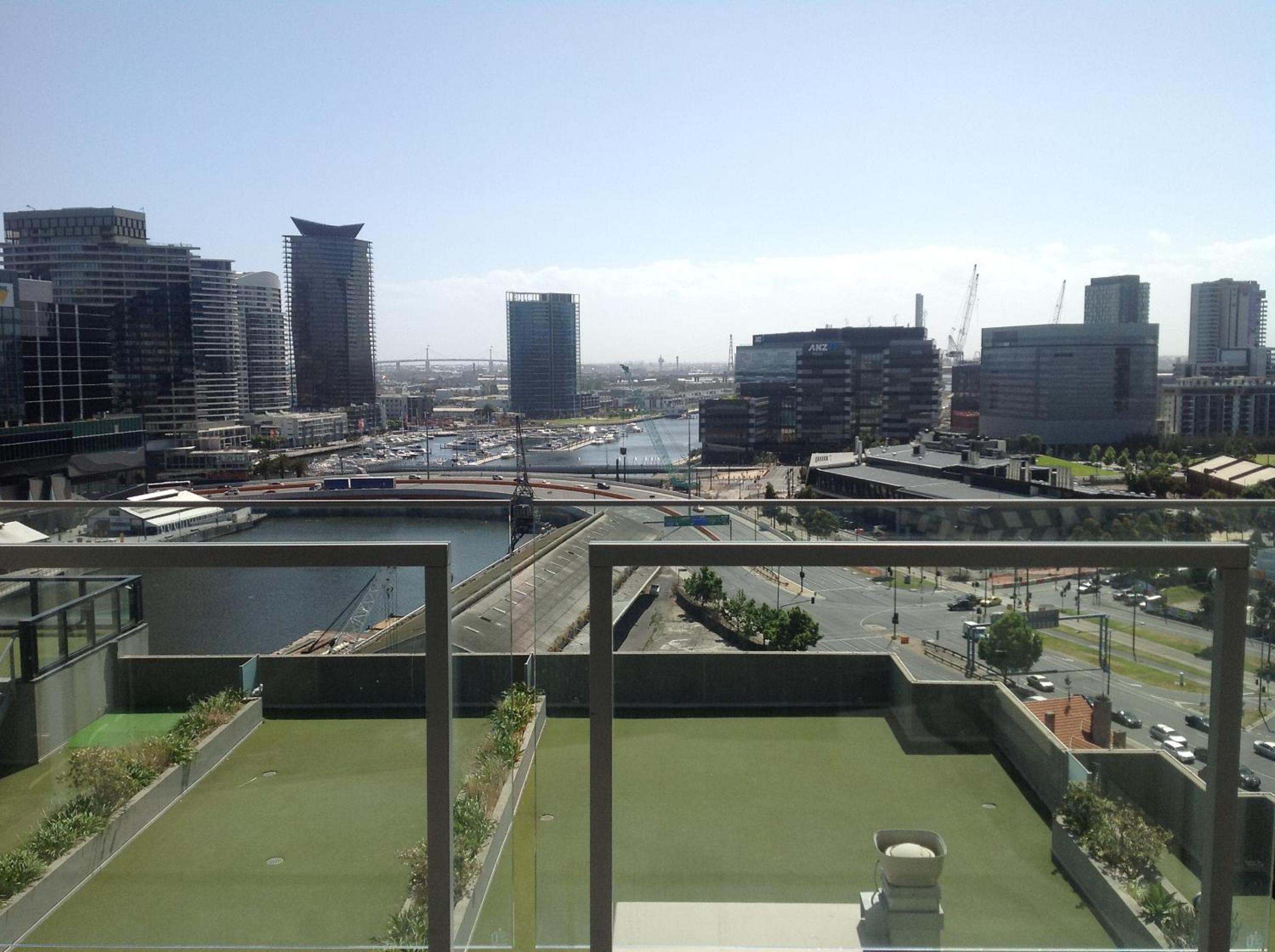 Two Bedroom Two Bathroom Apartment City View thumbnail 5
