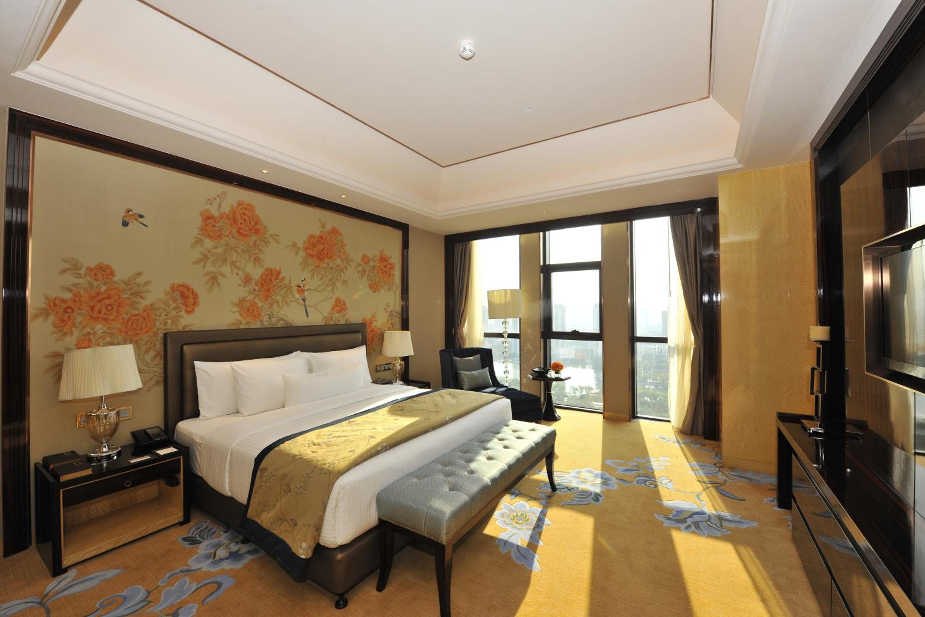 Deluxe Suite photo 3