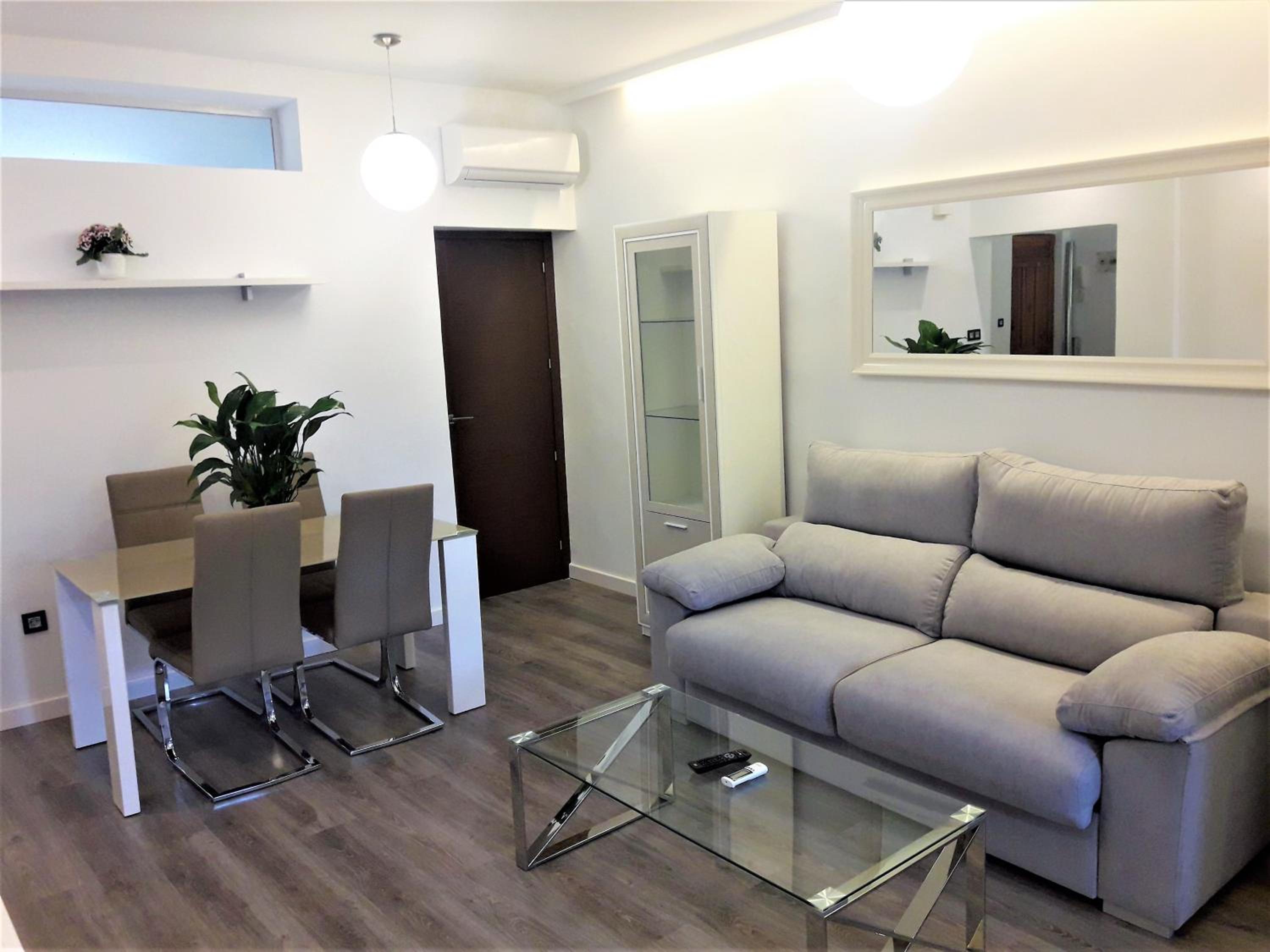 Apartment photo 2