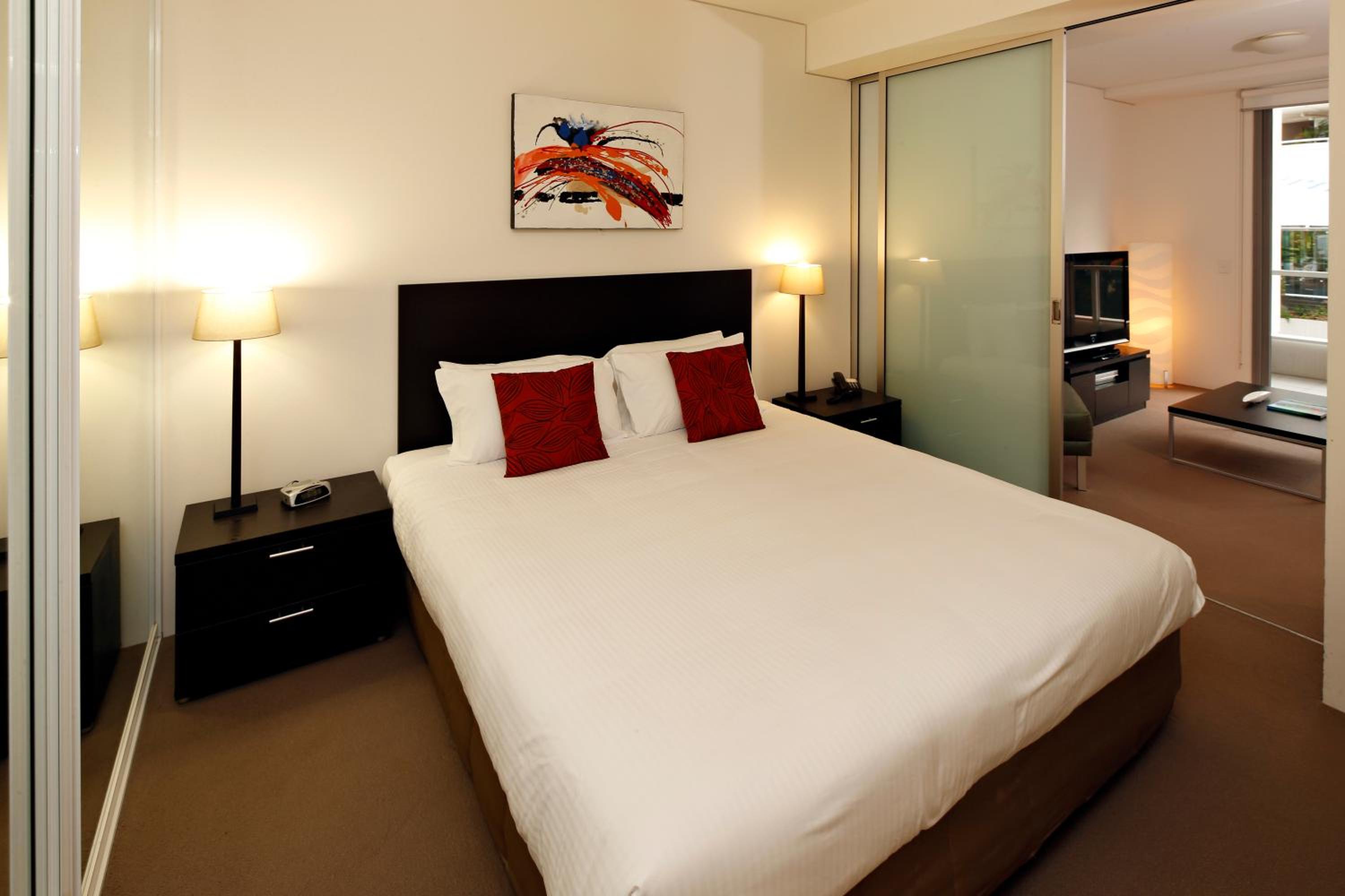 One-Bedroom Apartment with Garden View - Photo 16