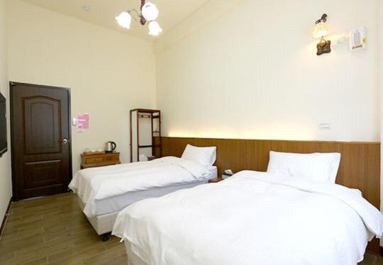Twin Room with Private External Bathroom photo 1