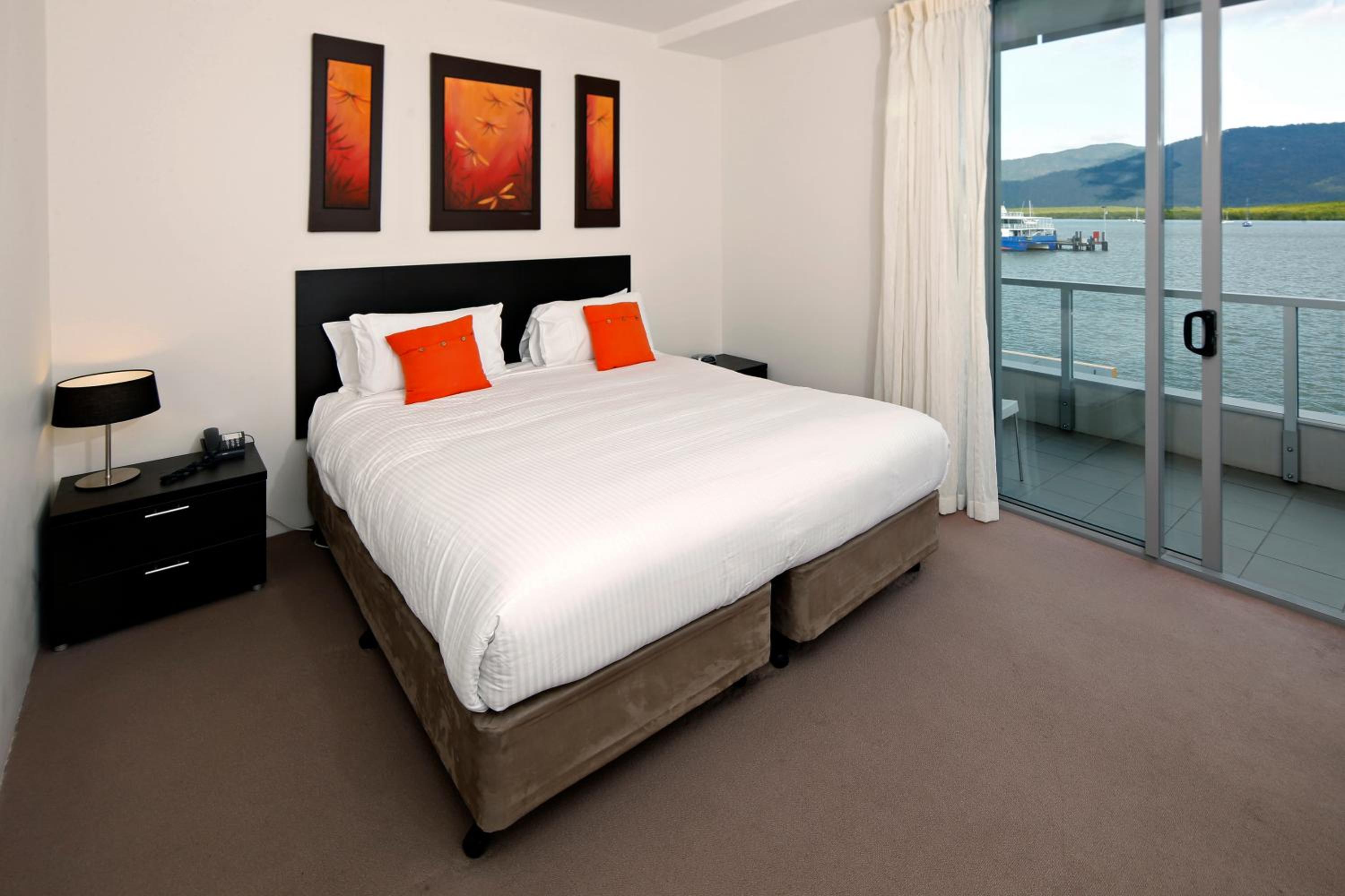 Double or Twin Room with Harbor View - Photo 8
