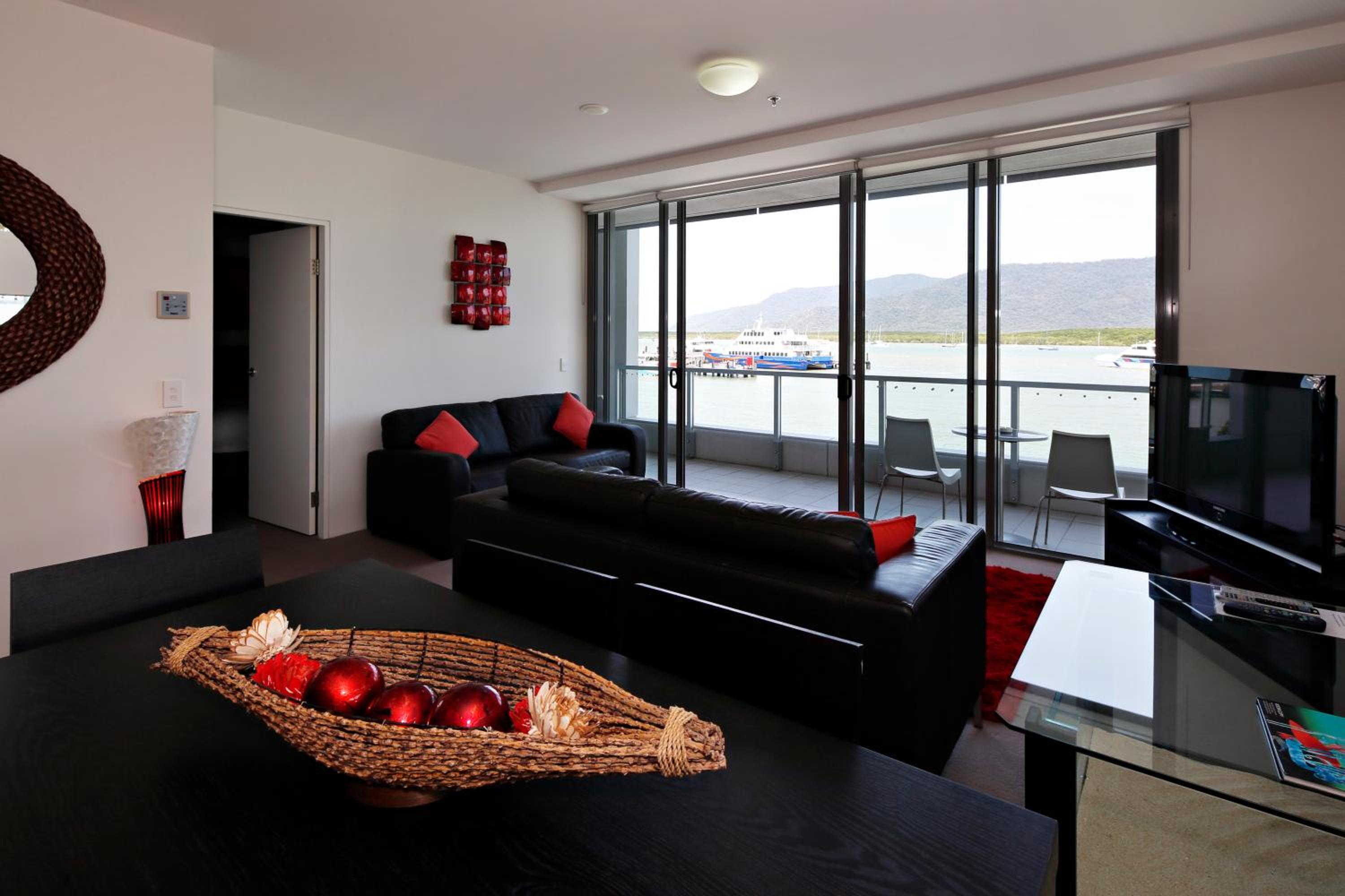 One-Bedroom Apartment with Harbor View - Photo 15