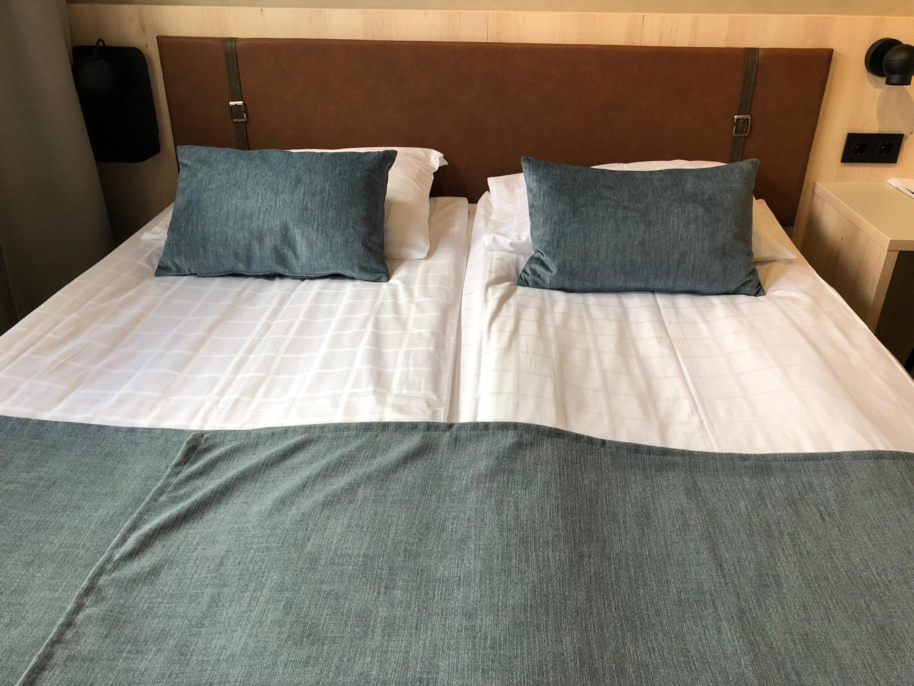 Standard Double Room - Photo 7