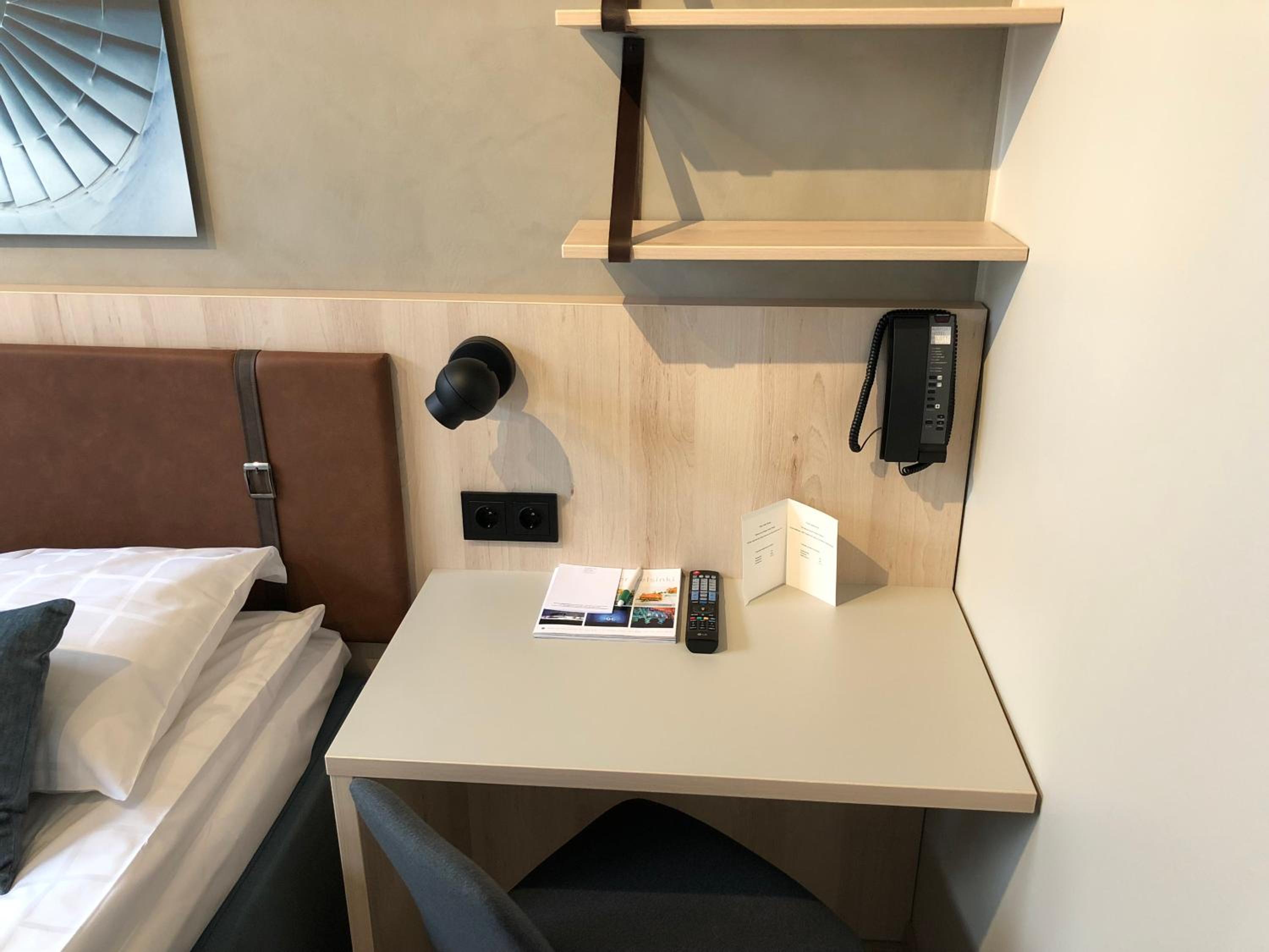 Standard Twin Room - Photo 6