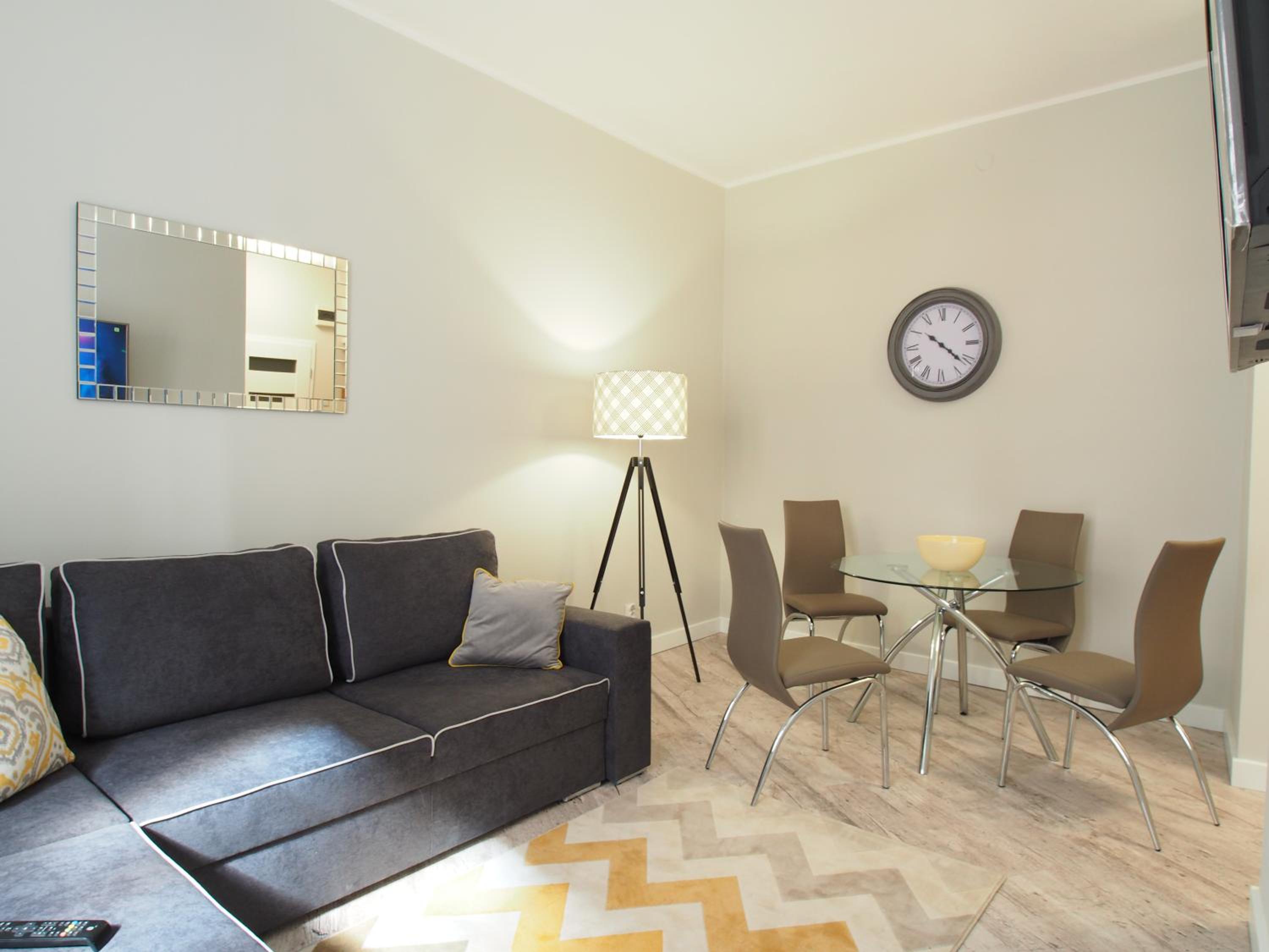 Budget One-Bedroom Apartment - ul. Św. Ducha 31/35