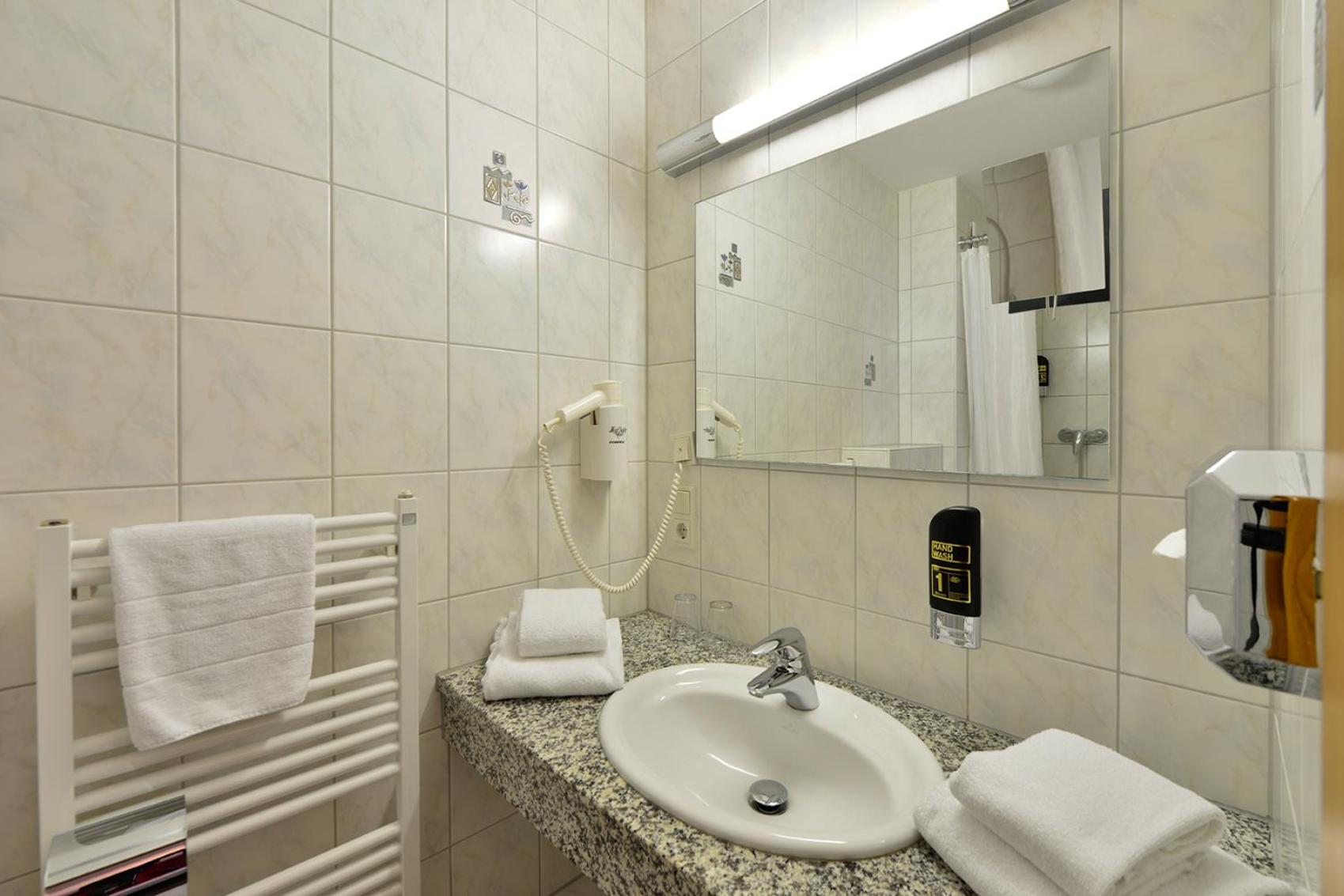 Double Room - Photo 3
