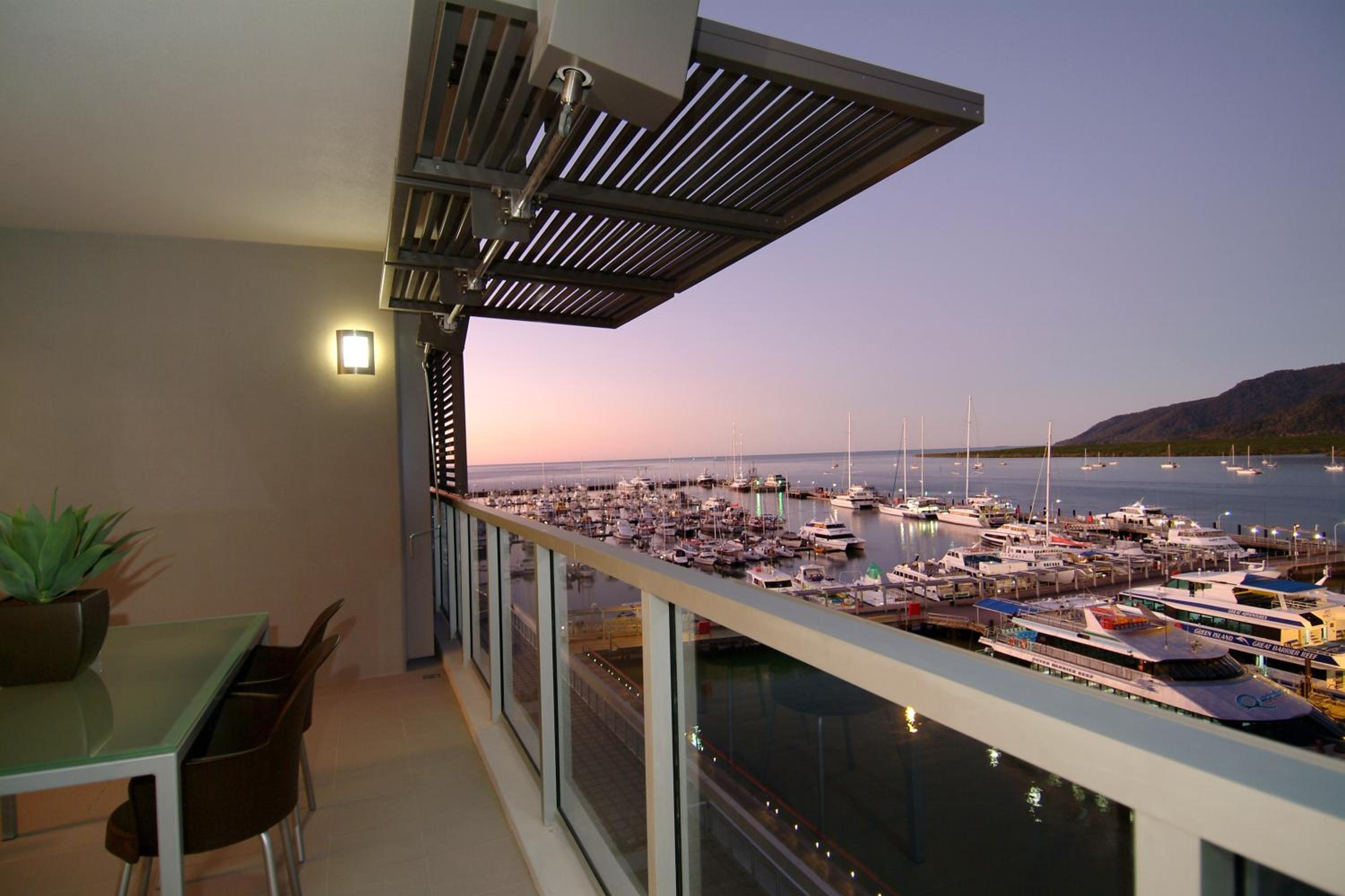 Two-Bedroom Apartment with City View thumbnail 5