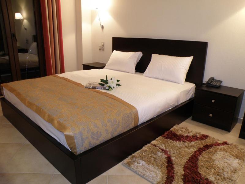 Deluxe Double Room with Balcony photo 1
