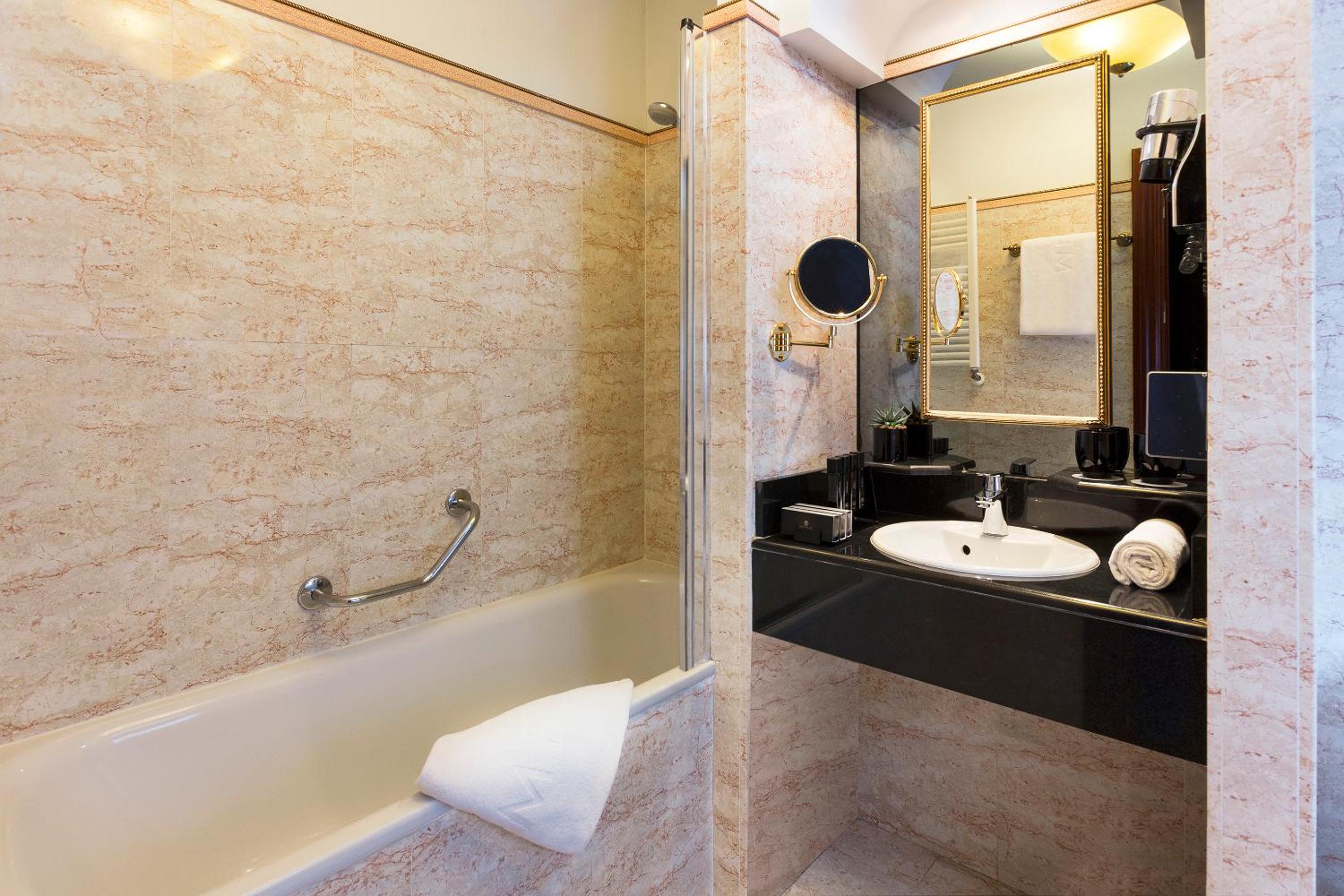 Grand Suite thumbnail 5