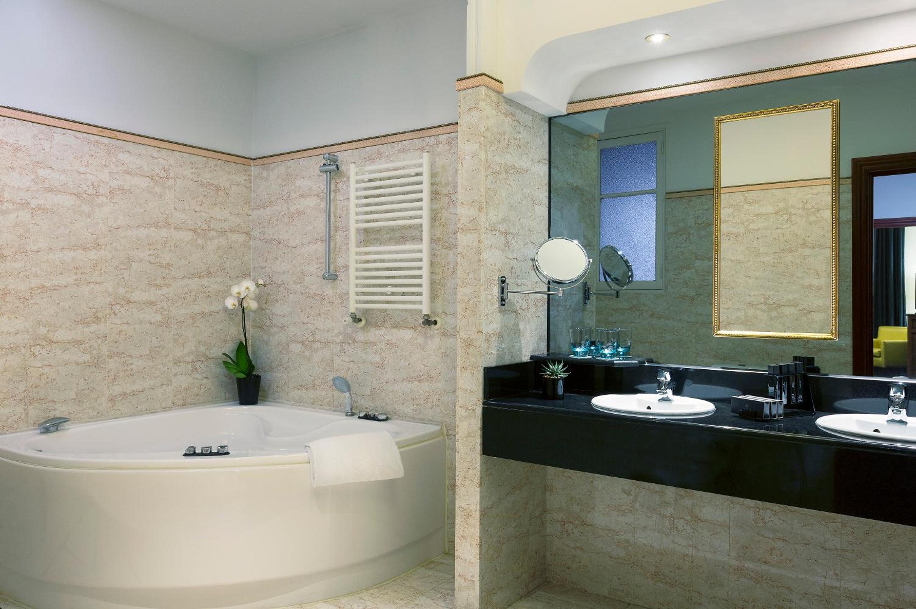 Grand Premium Room