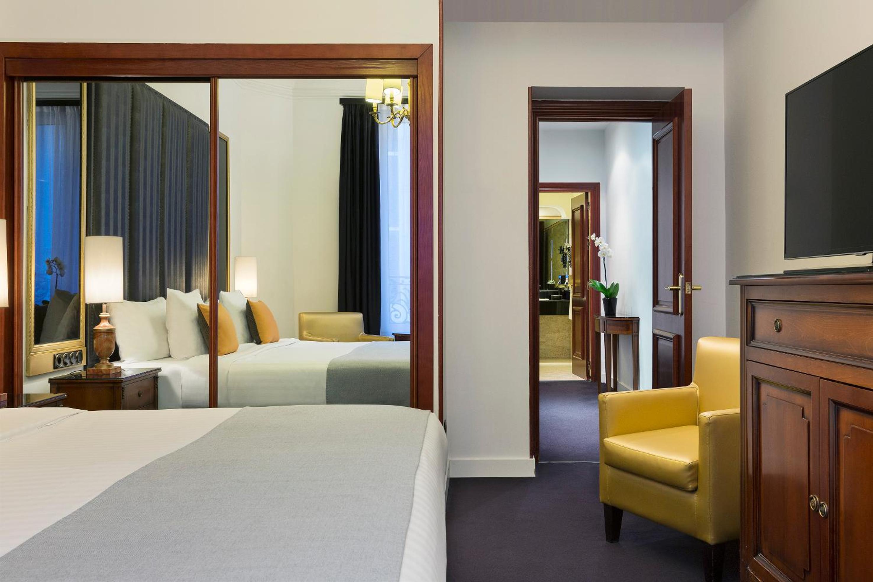 Grand Premium Room