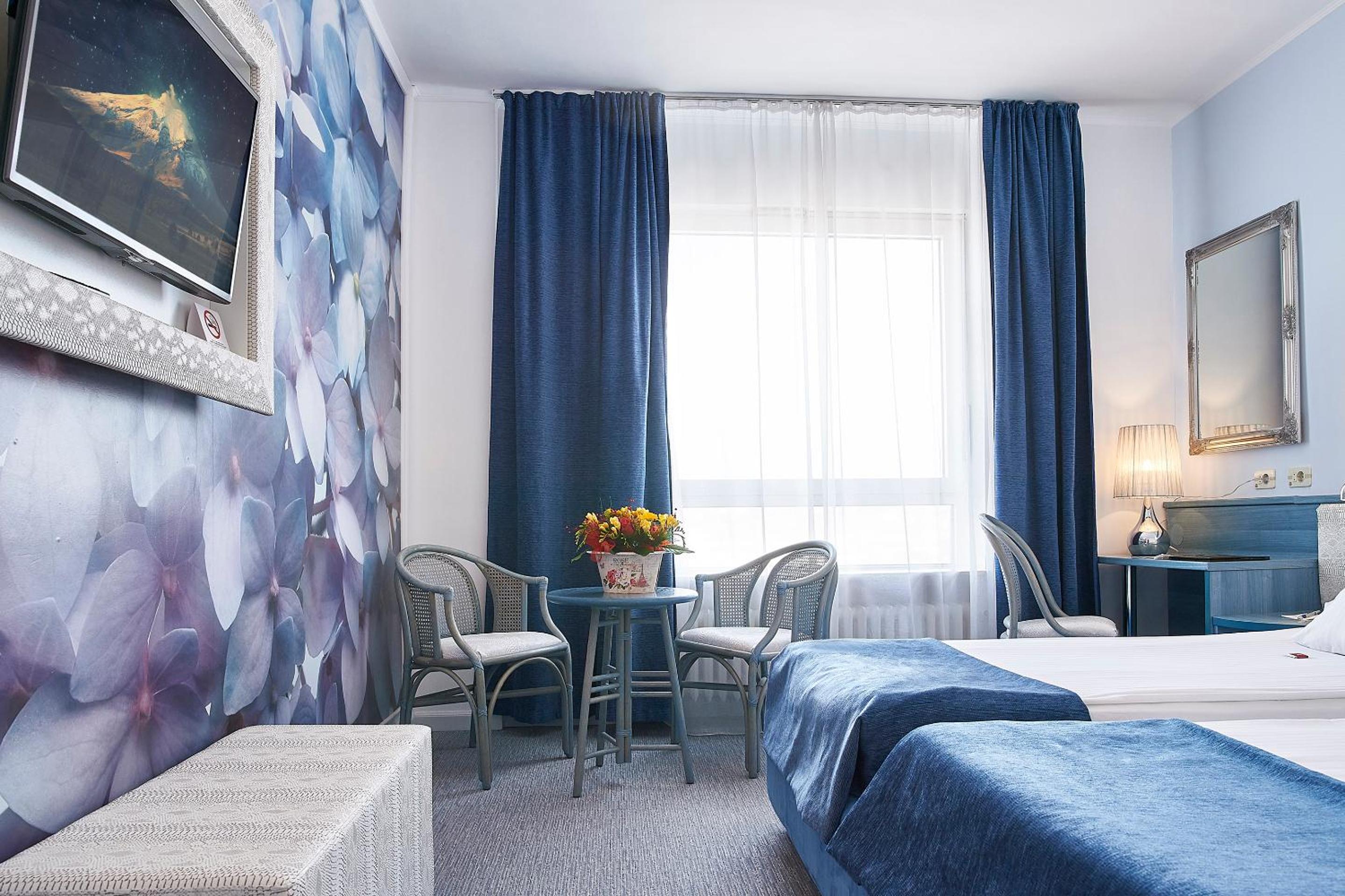 Standard Twin Room - Photo 3