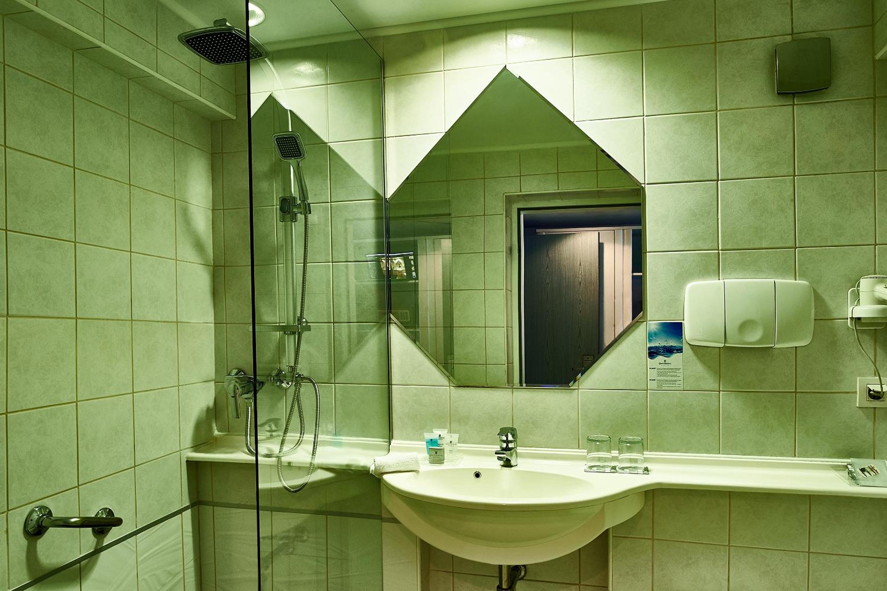 Standard Double Room - Photo 6