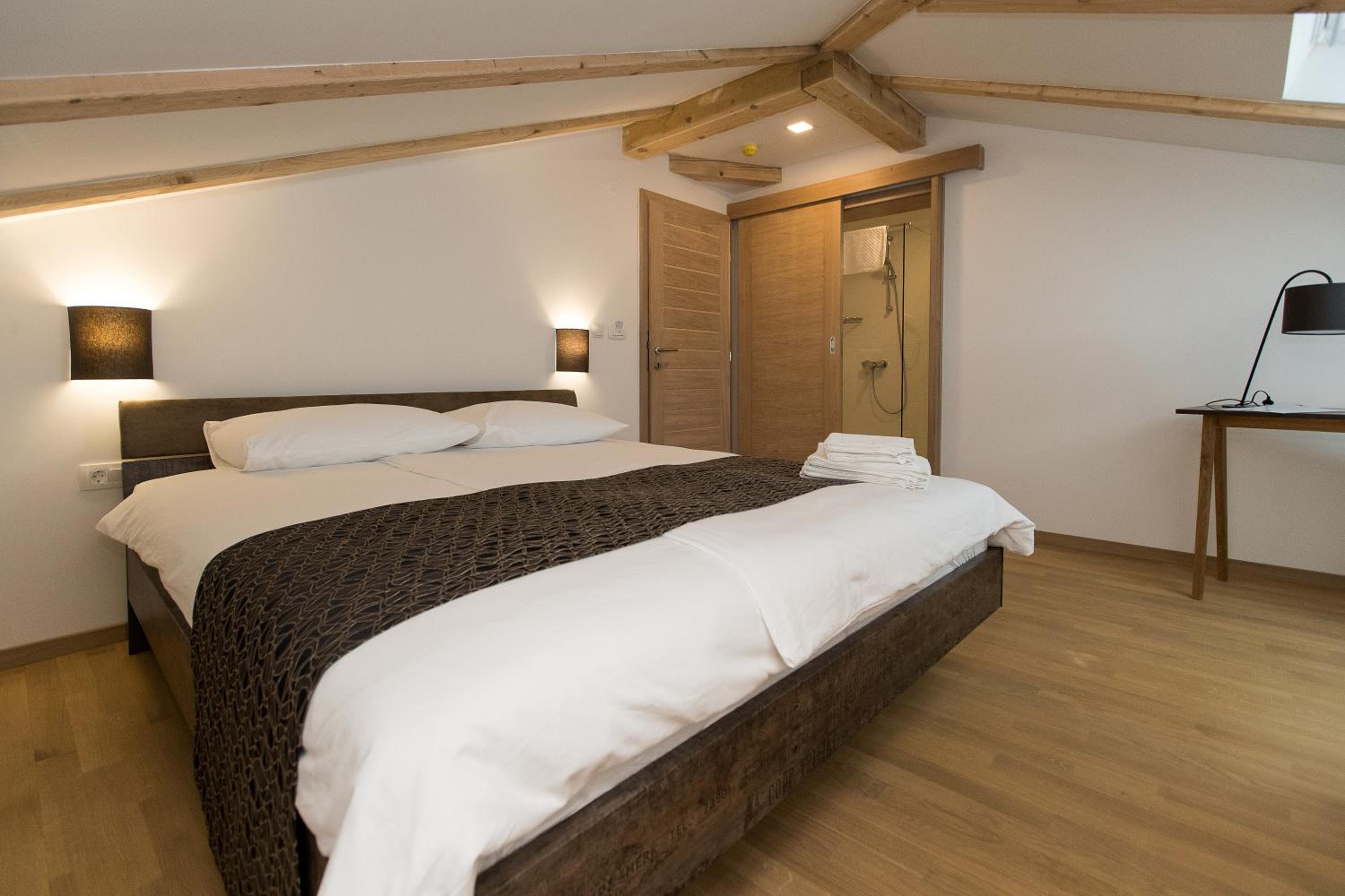 Loft - Photo 1