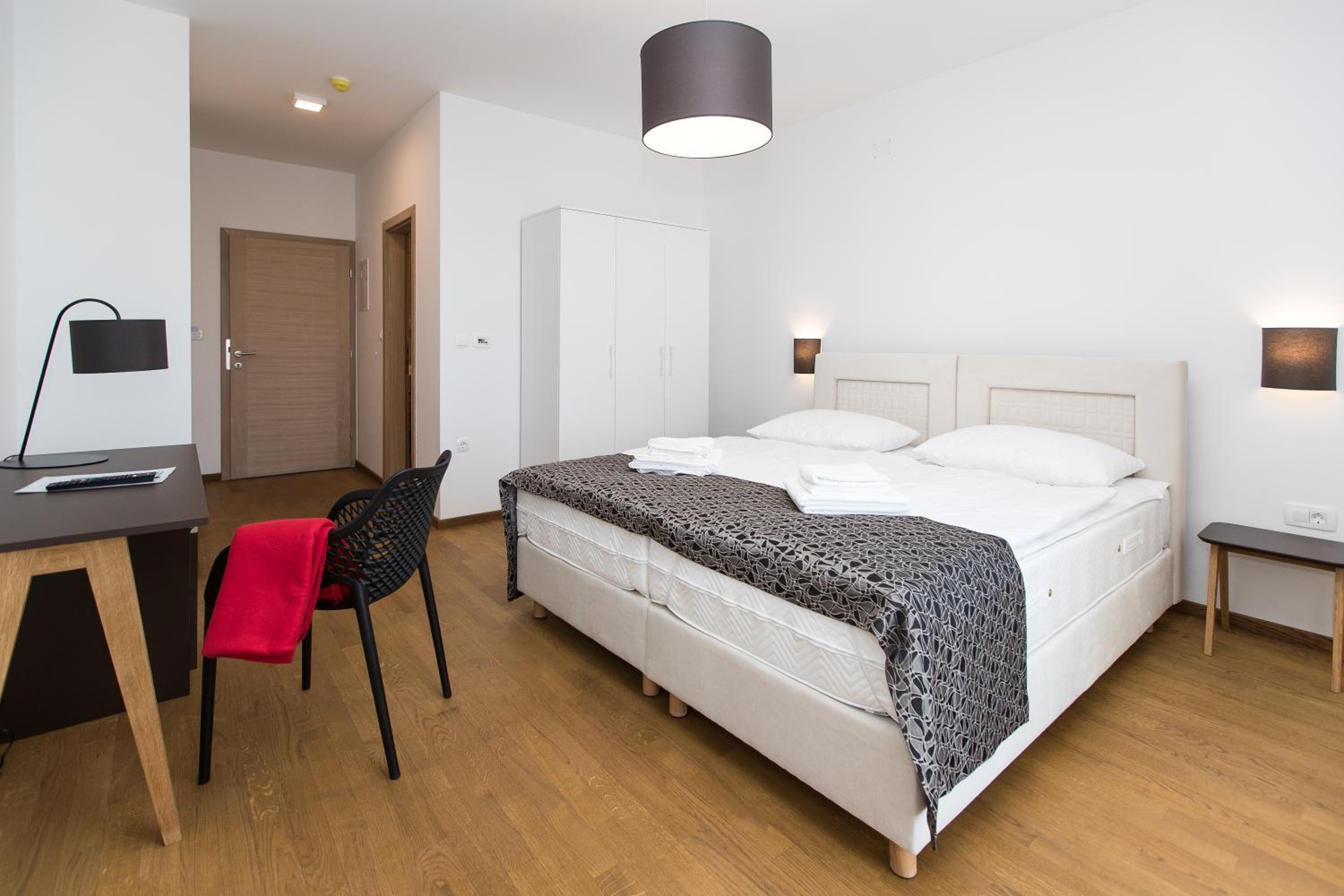Double Room with Balcony - Photo 2