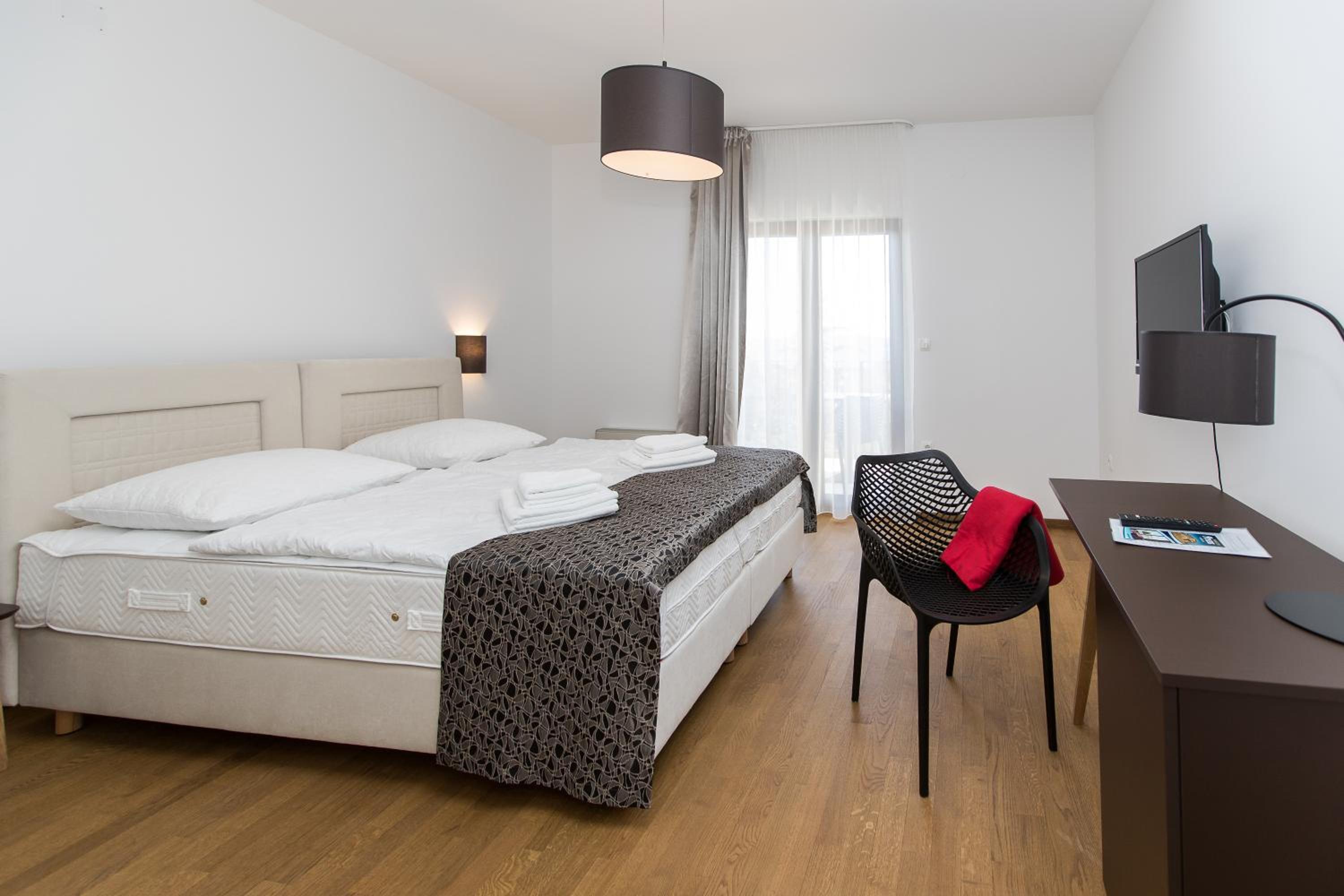 Double Room with Balcony - Photo 1