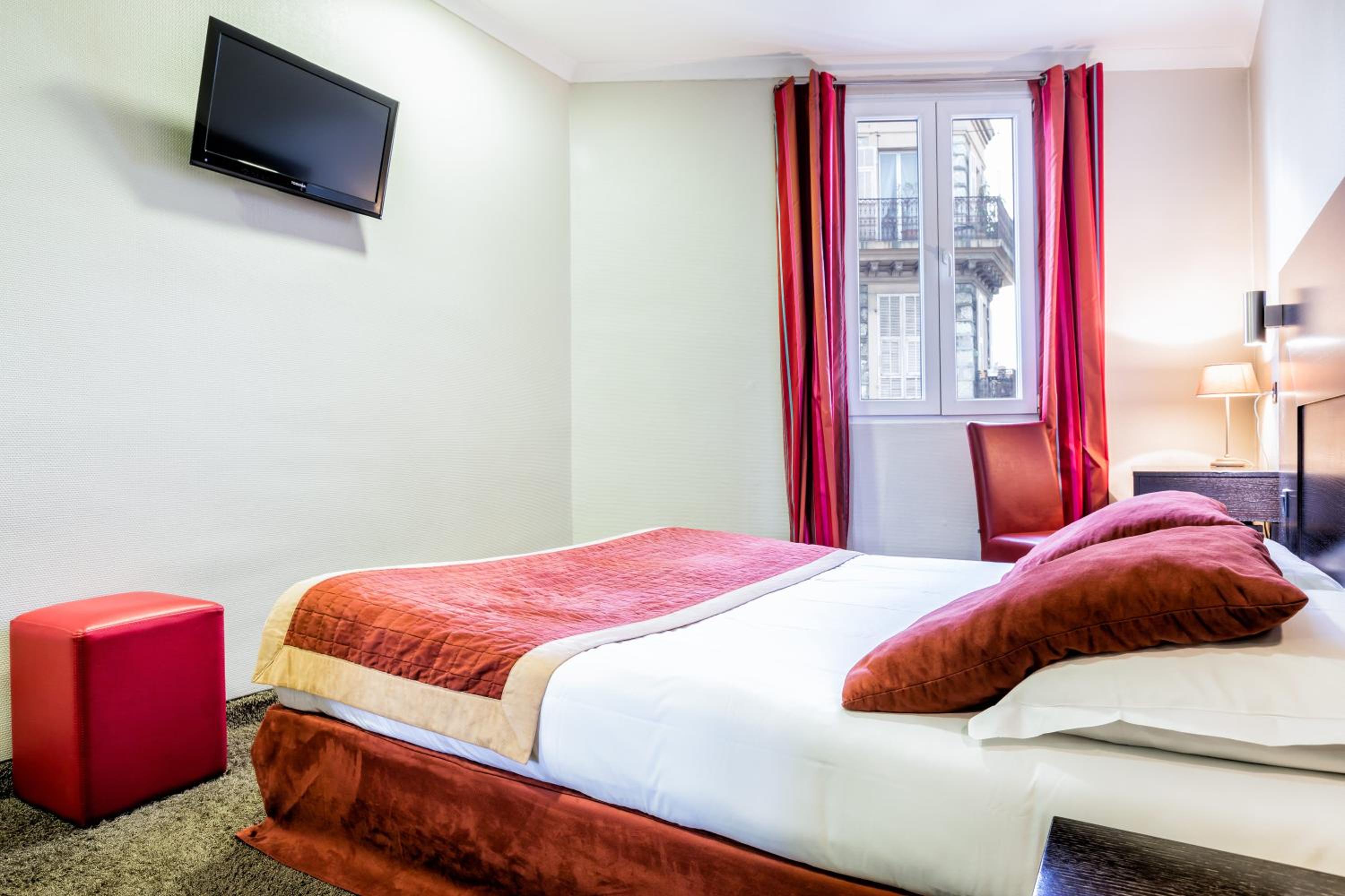 Standard Double Room - Photo 2