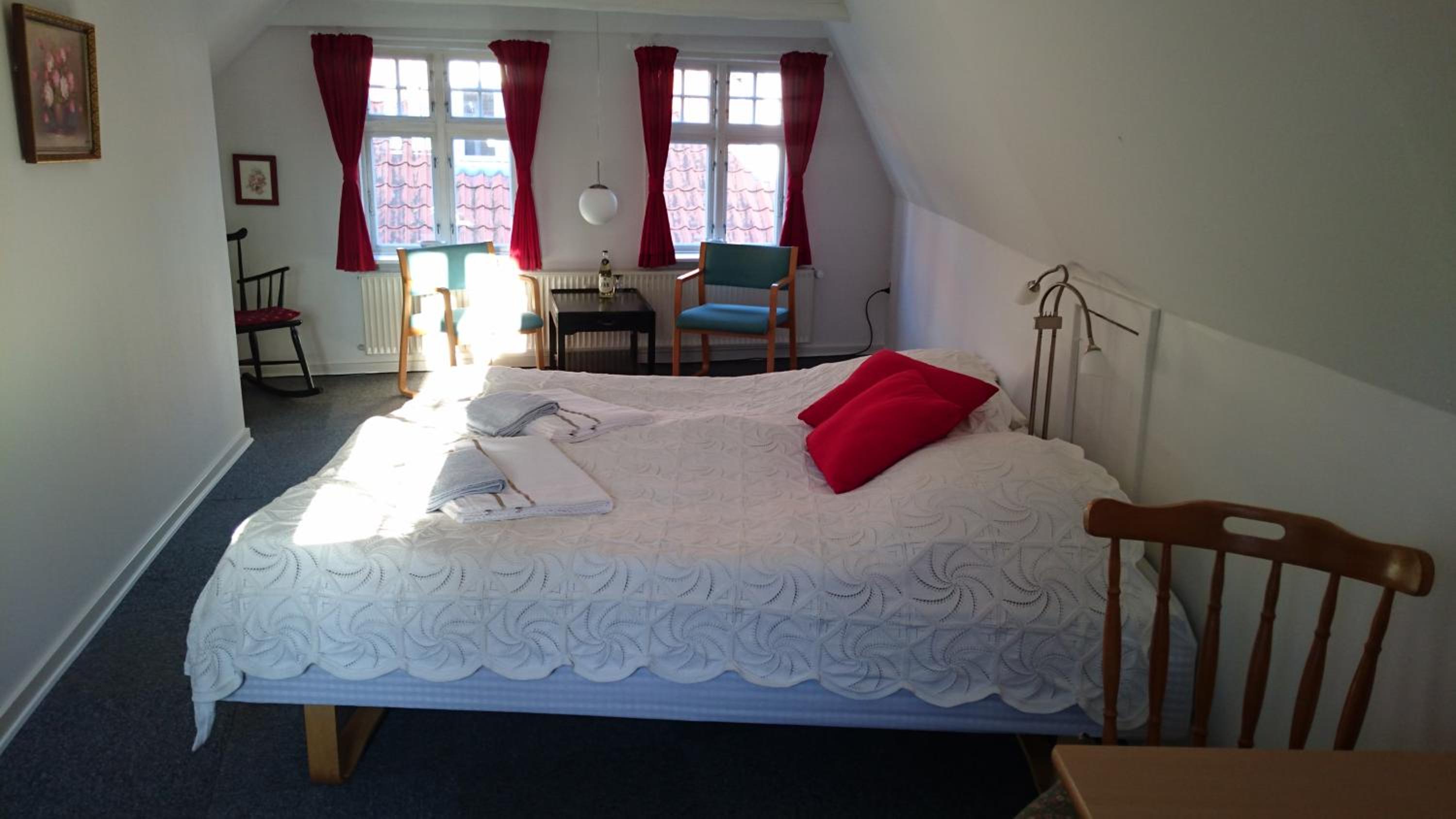 Deluxe Double or Twin Room with City View