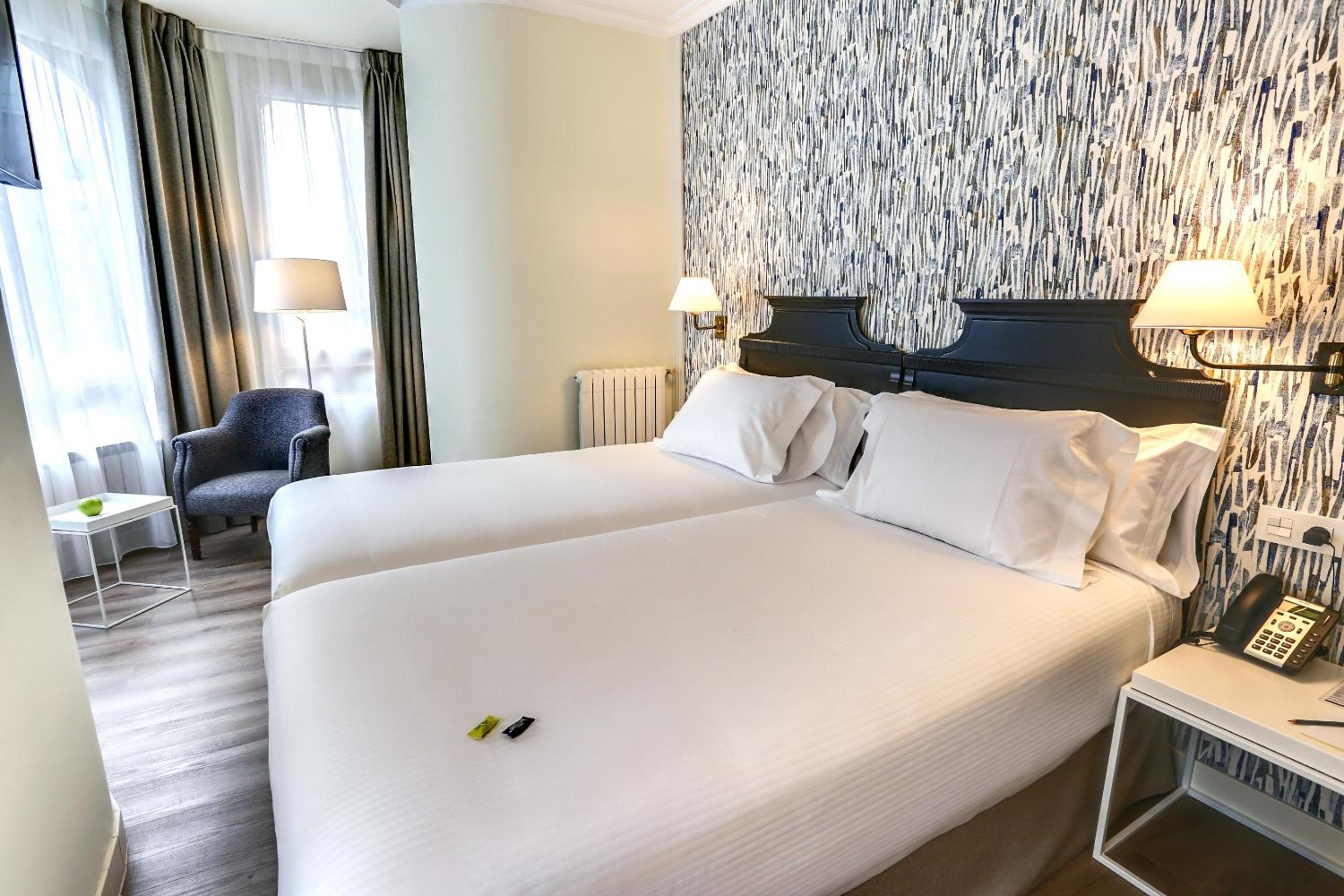 Superior Twin Room - Photo 1