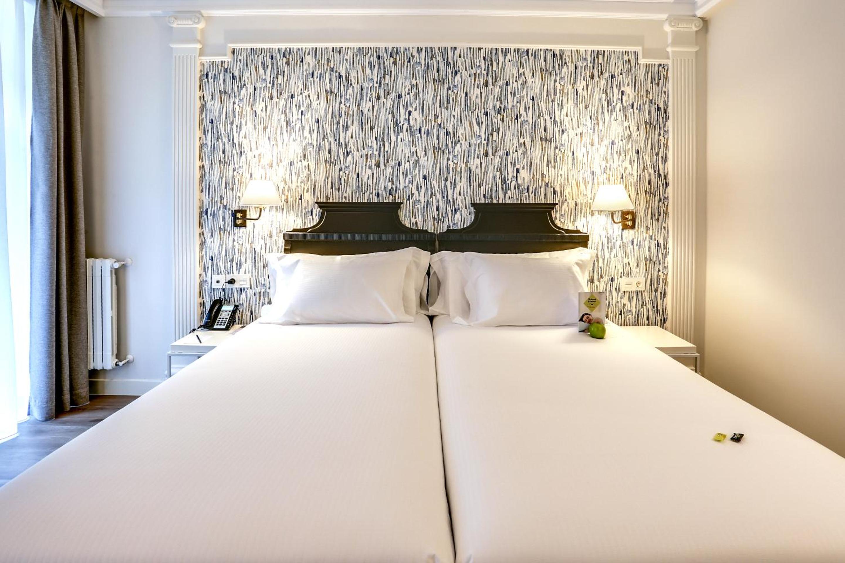 Twin Room - Photo 1
