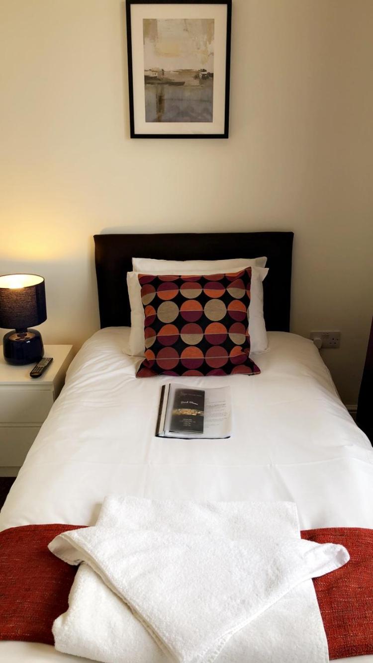 Single Room with Private Bathroom photo 1