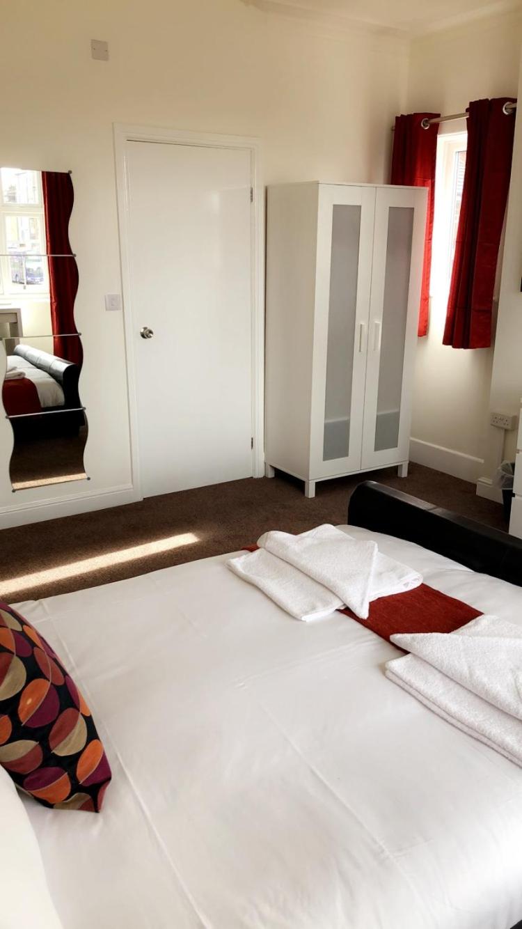 Standard King Room photo 3