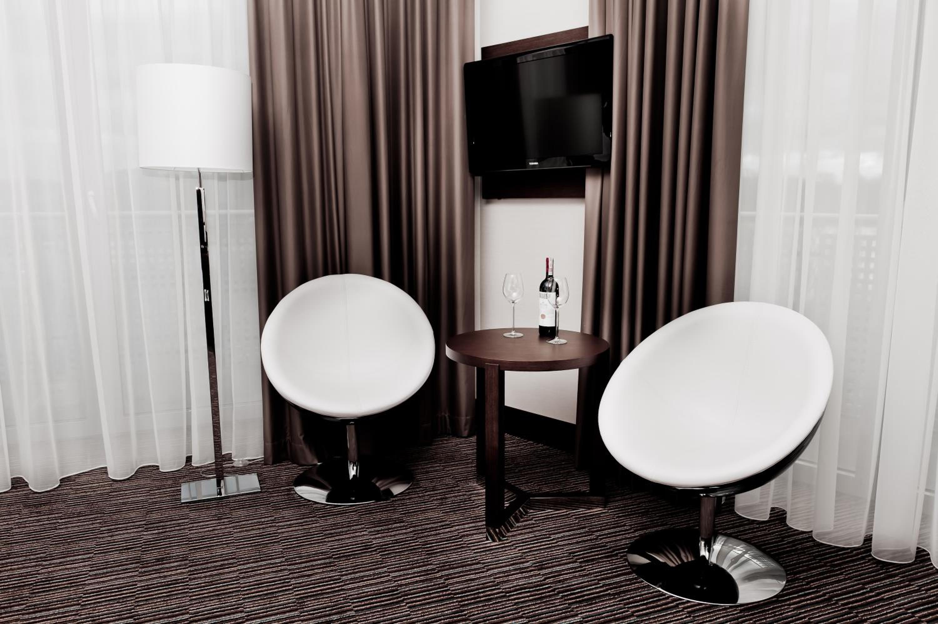 Deluxe Double or Twin Room - Photo 4