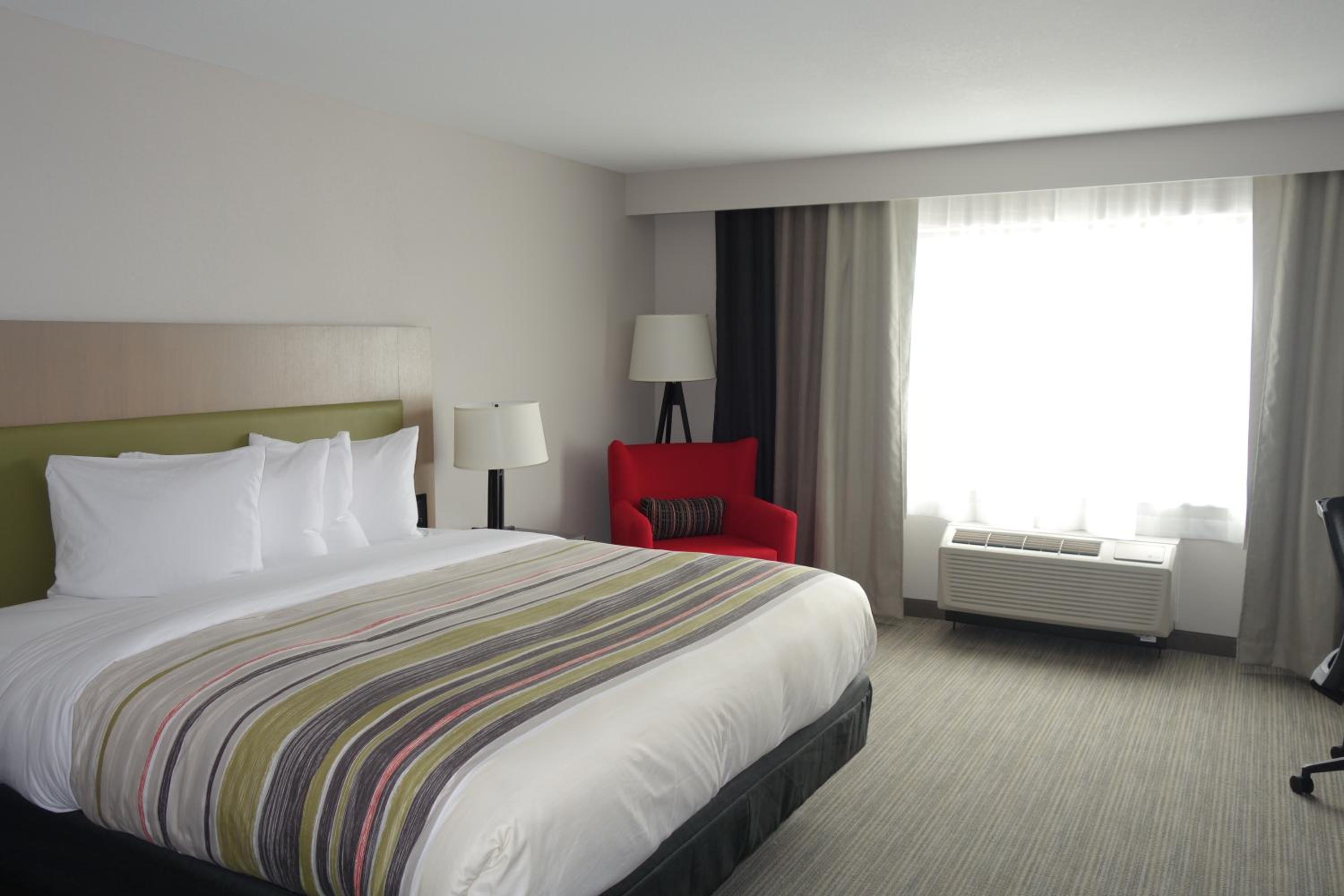 King Room - Non-Smoking photo 3