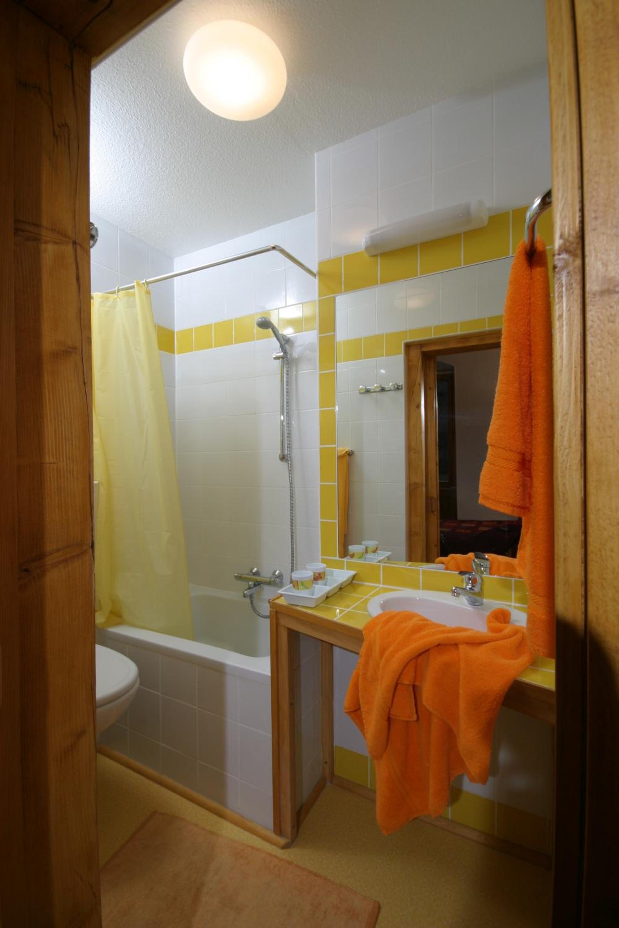 Two-Bedroom Apartment - La Collegiale photo 2