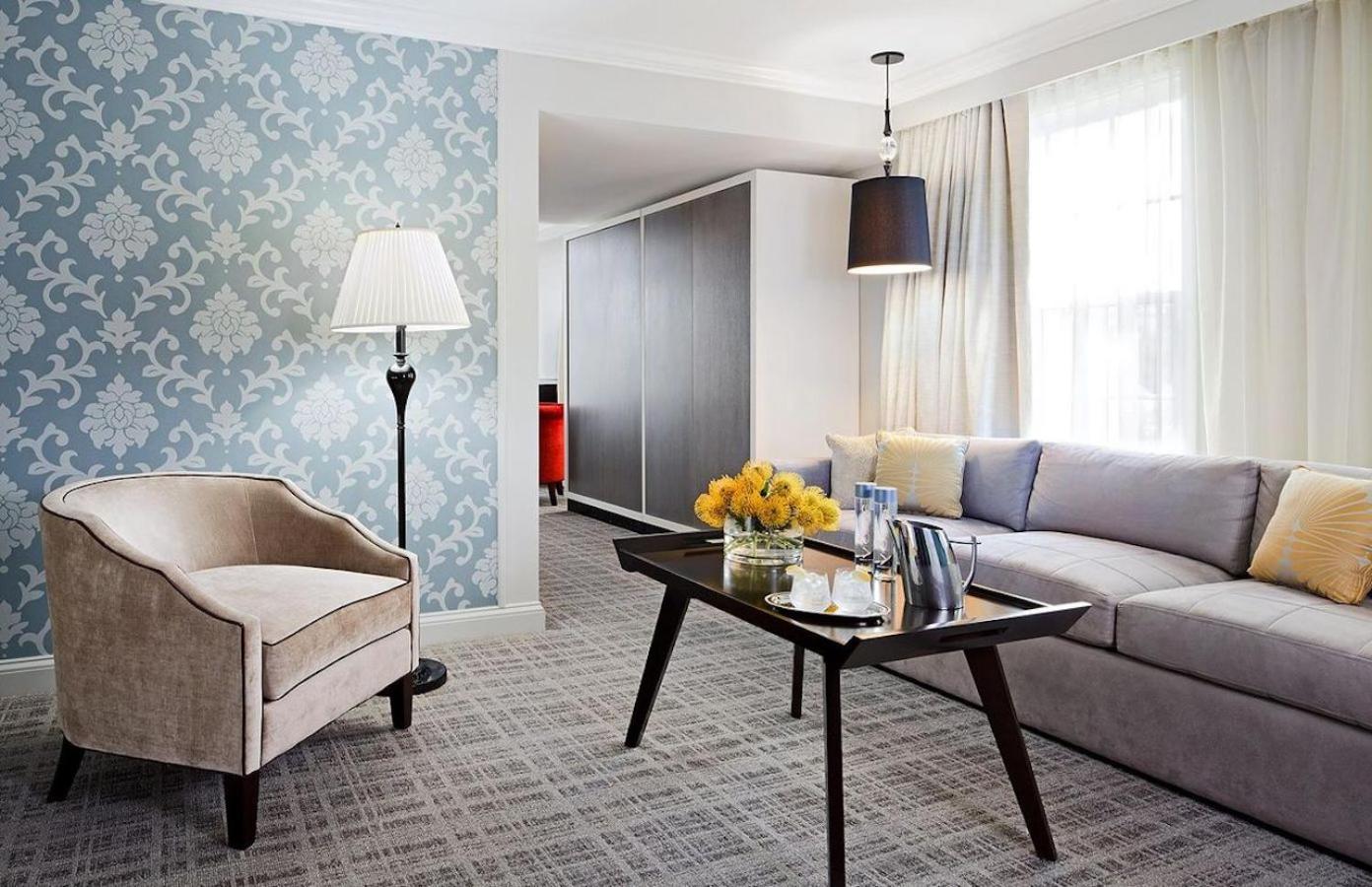 King Studio Suite With Sofa - Photo 2
