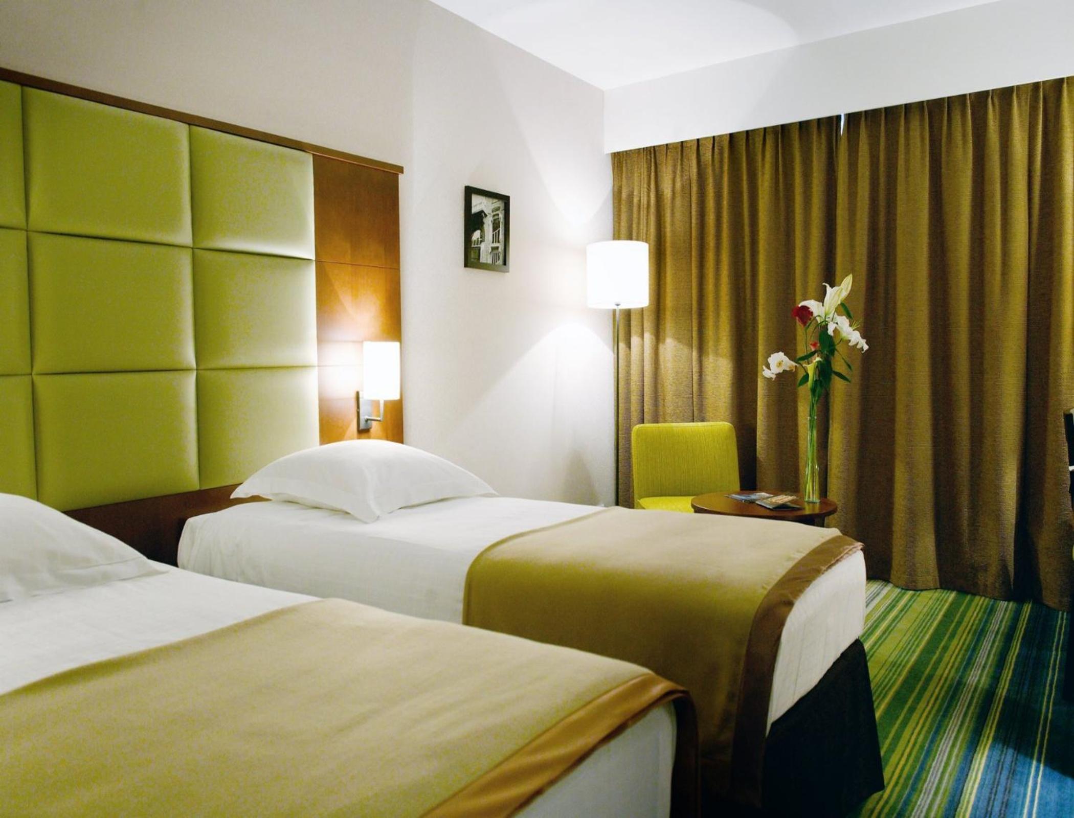Business Double or Twin Room - Photo 6