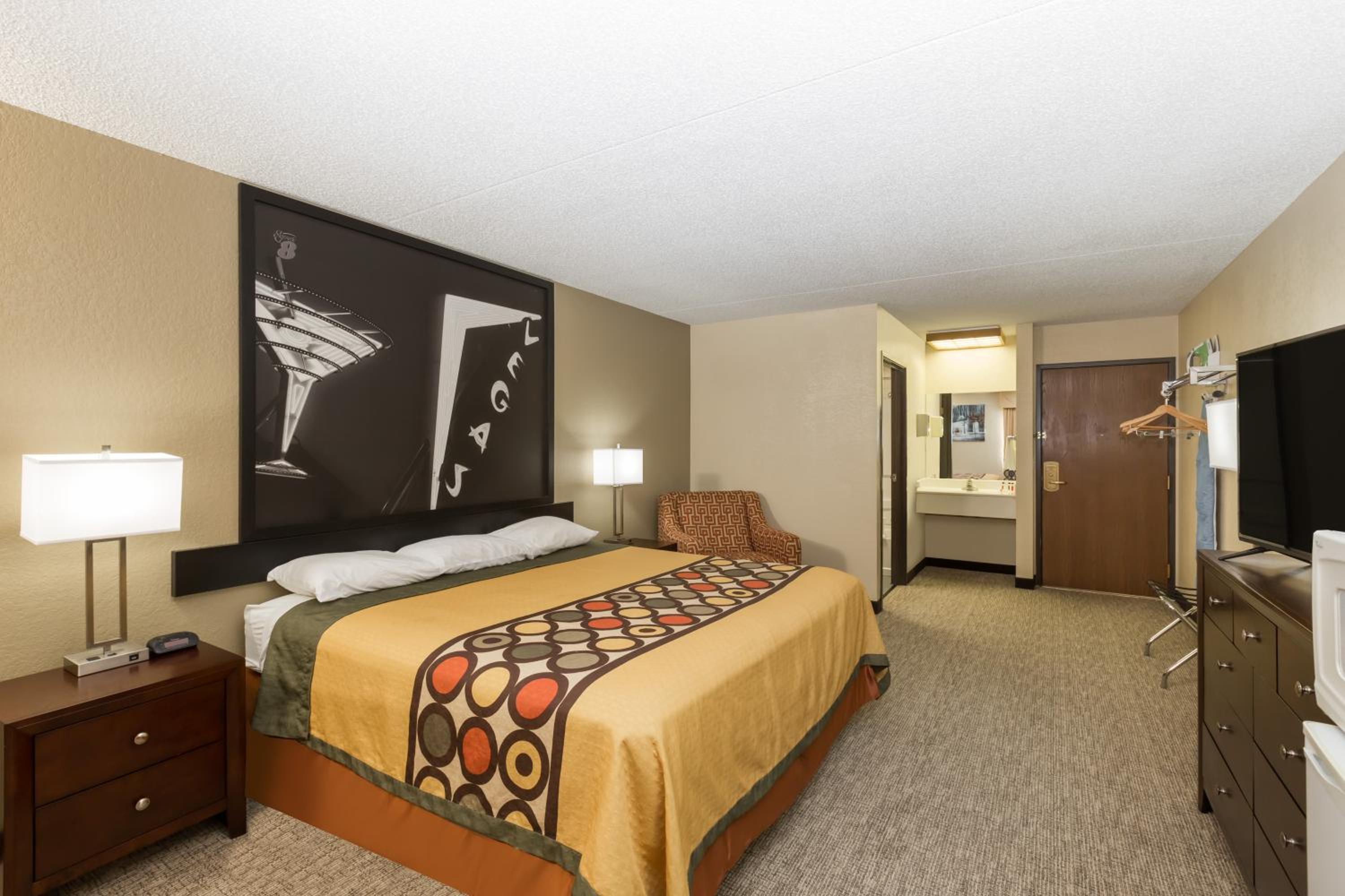 King Room with Mobility Access and Bathtub with Grab Bars - Non-Smoking