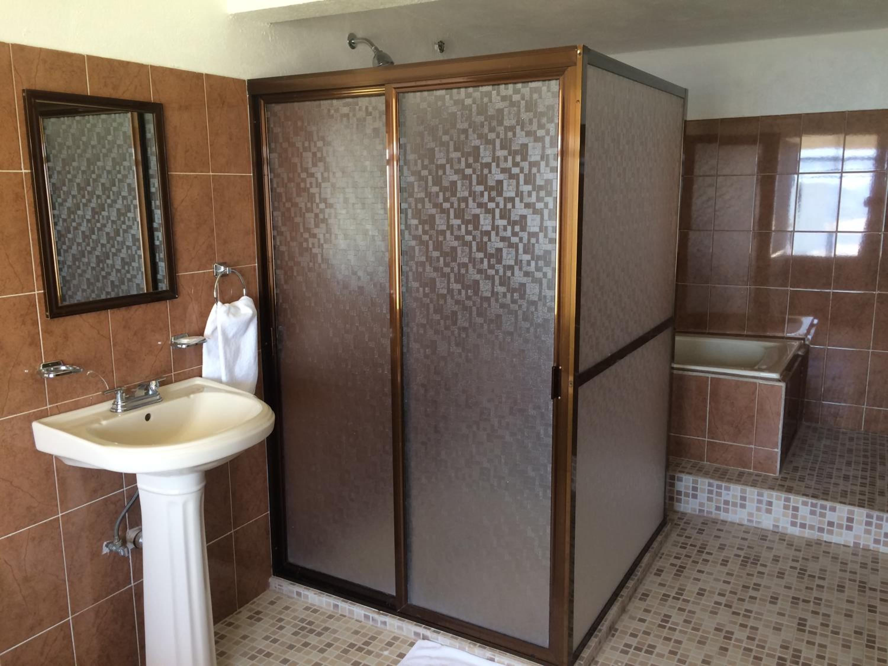 Deluxe Suite With Spa Bath photo 2