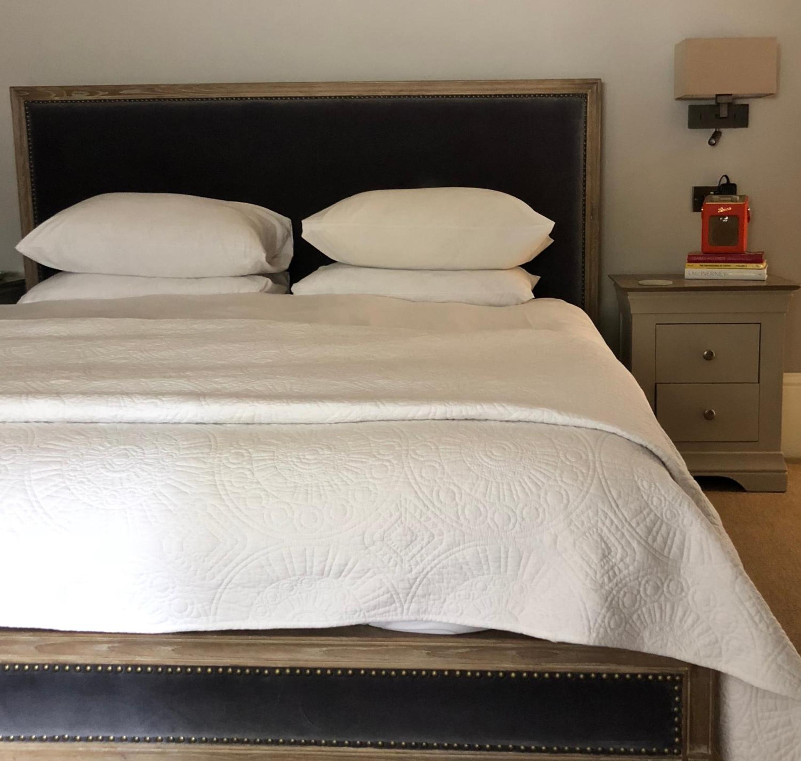 Bedroom 9 photo 1