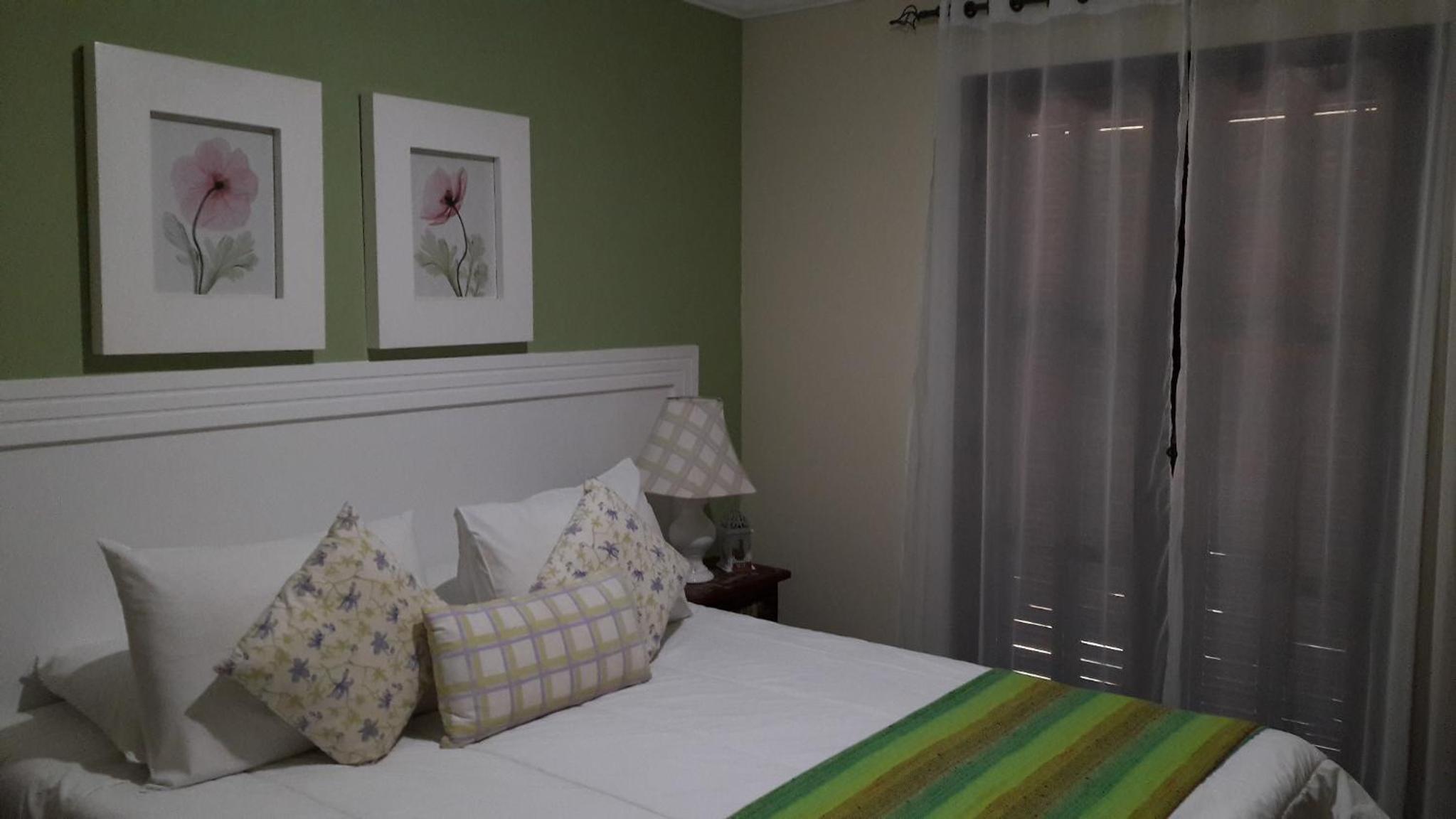 Double Room with Lake View - Photo 3