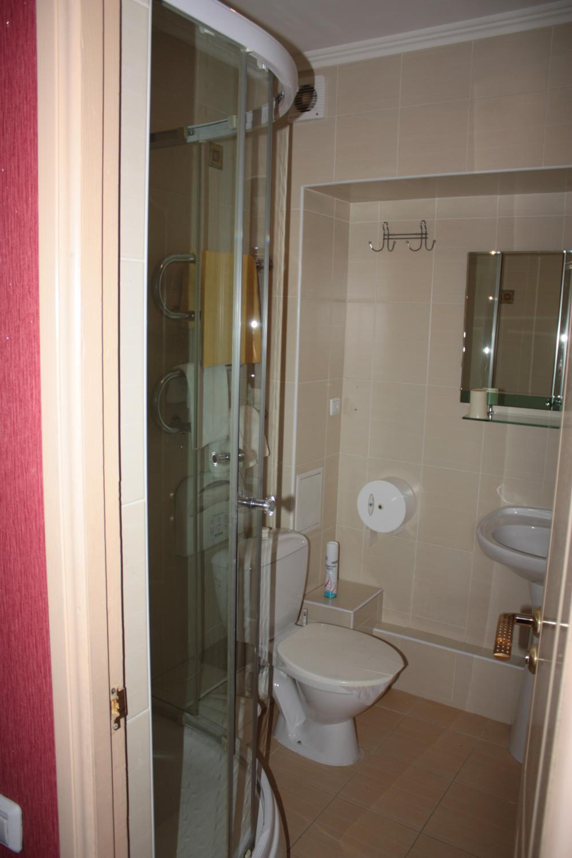 Standard Twin Room - Photo 8