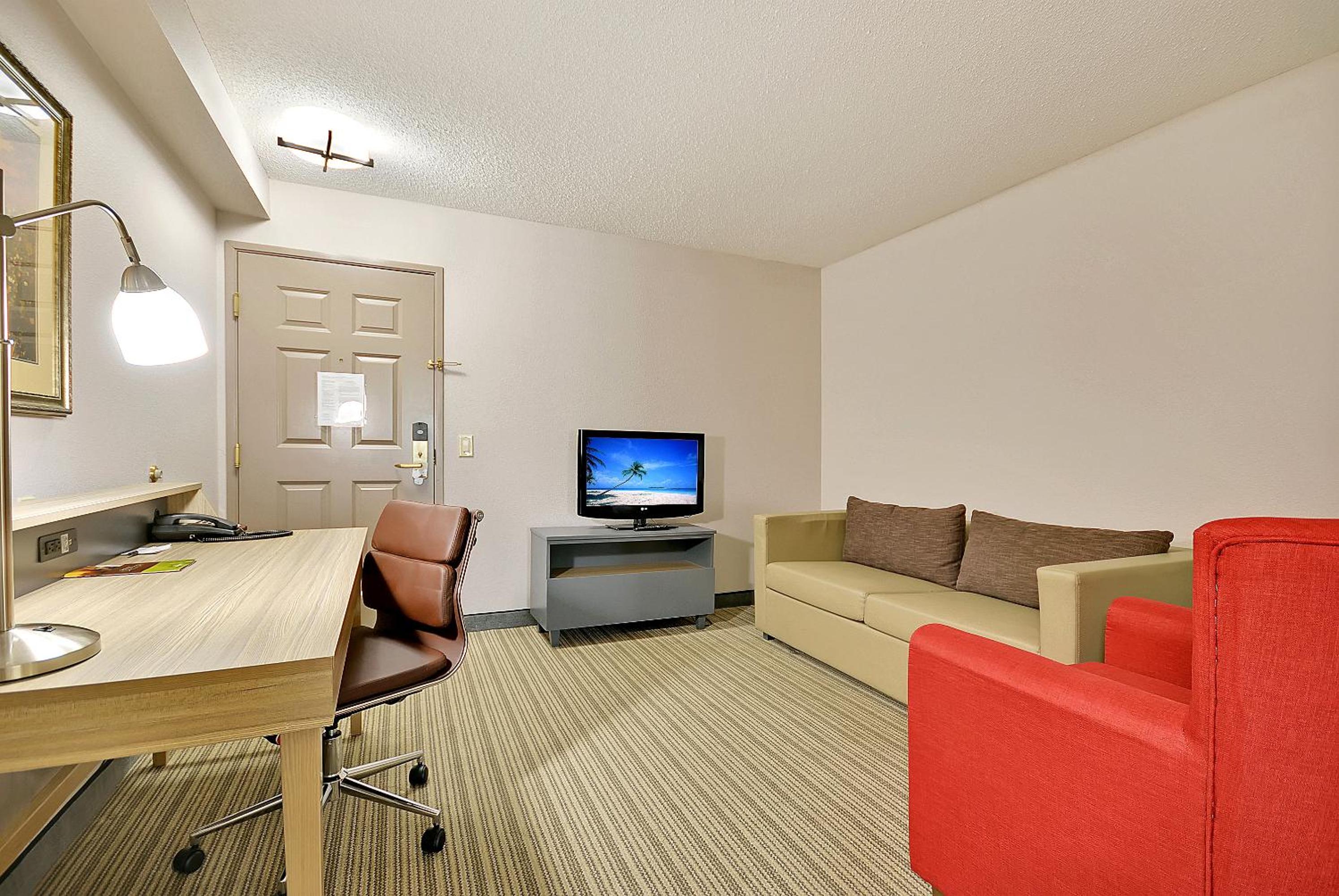 One-Bedroom King Suite - Non-Smoking - Photo 2