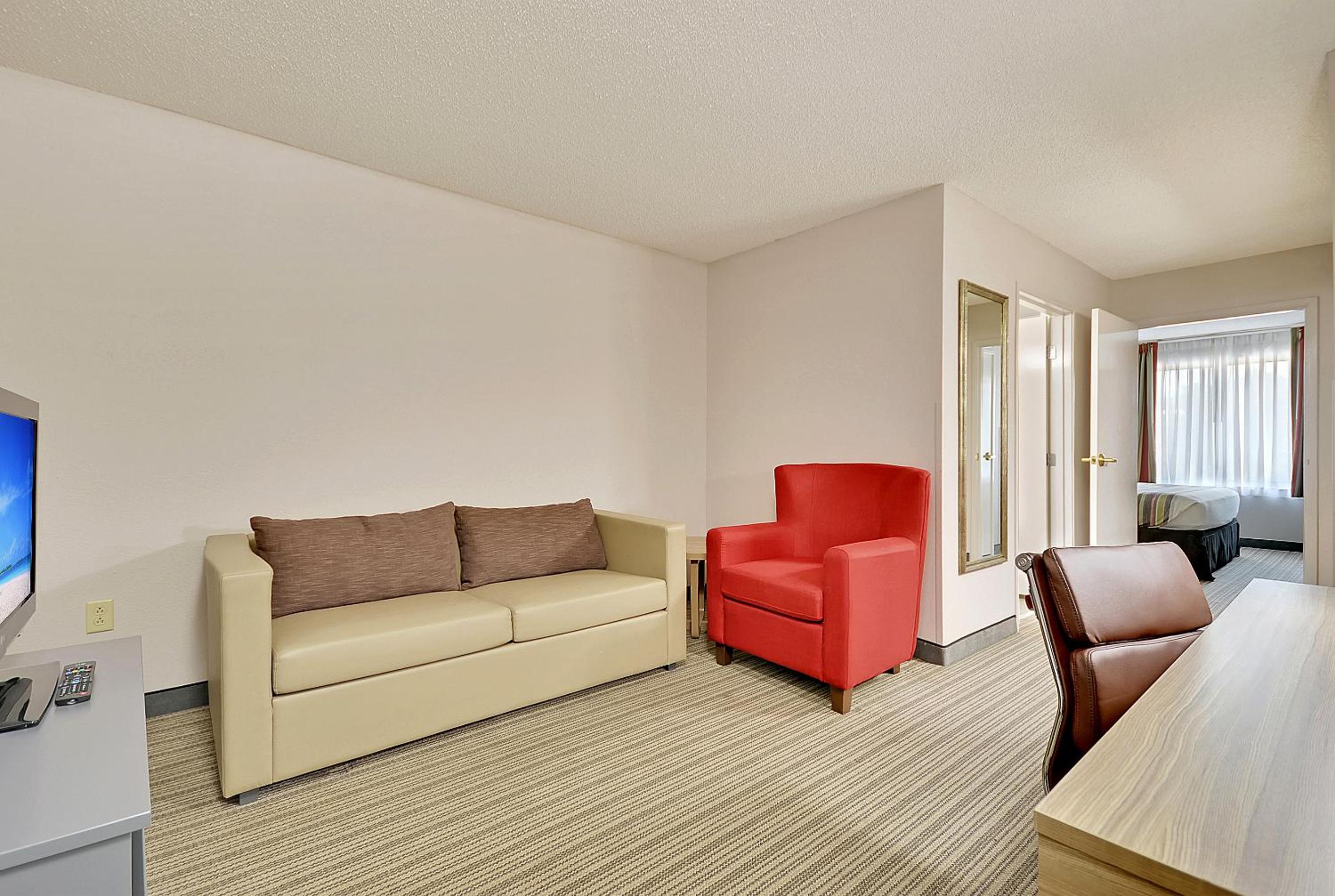 One-Bedroom King Suite - Non-Smoking - Photo 1