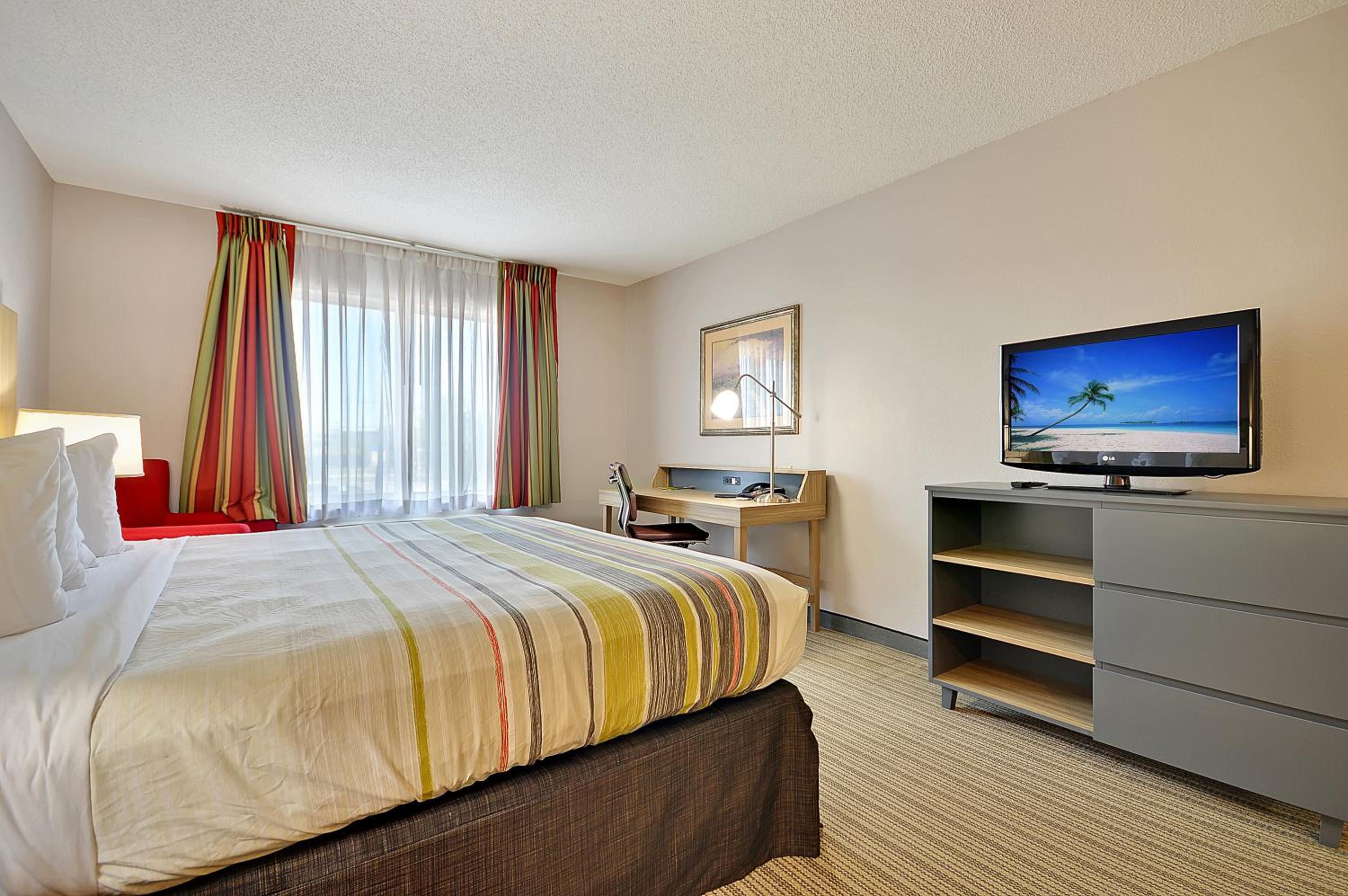 King Guest Room - Non-Smoking - Photo 1