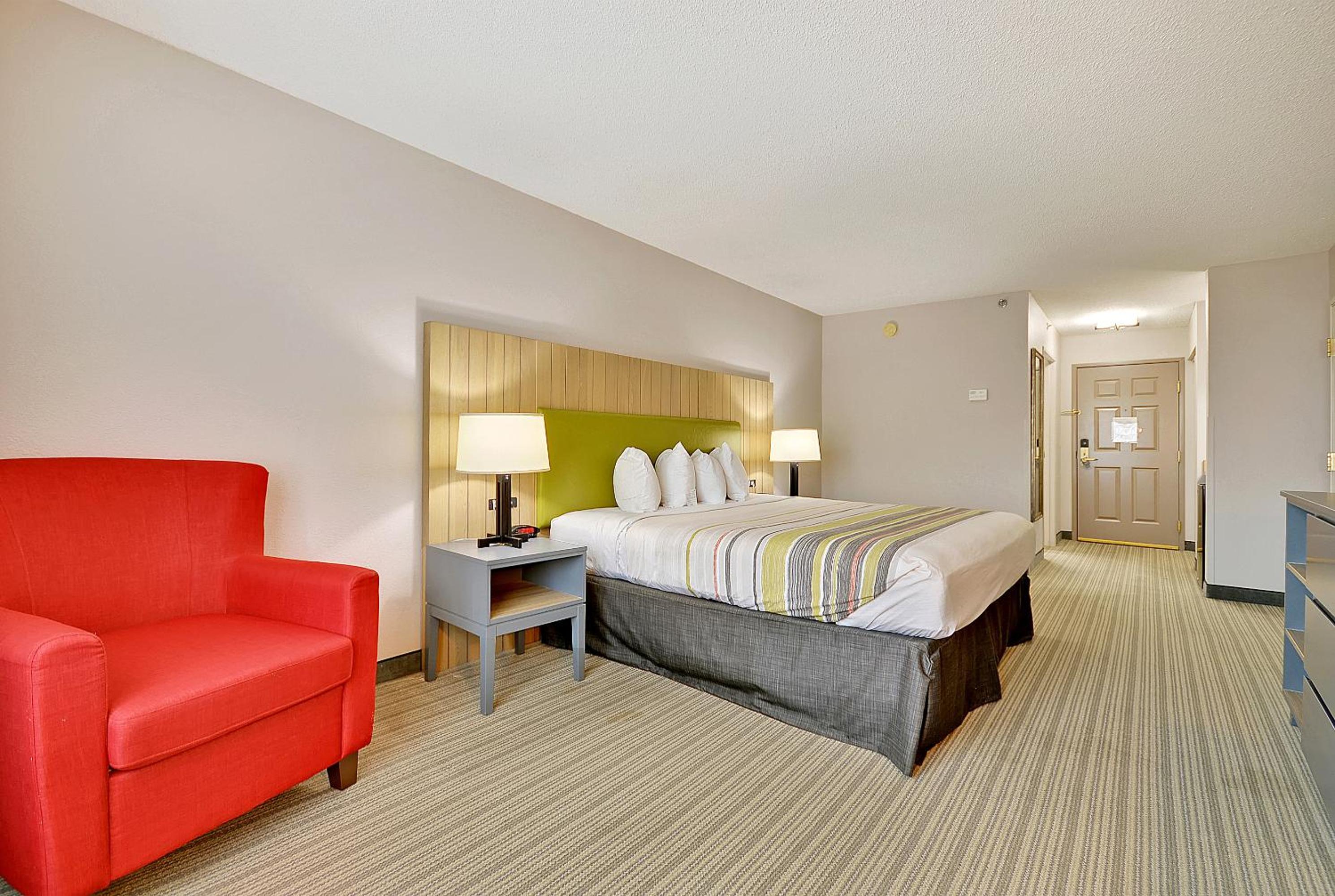 King Guest Room - Non-Smoking - Photo 4
