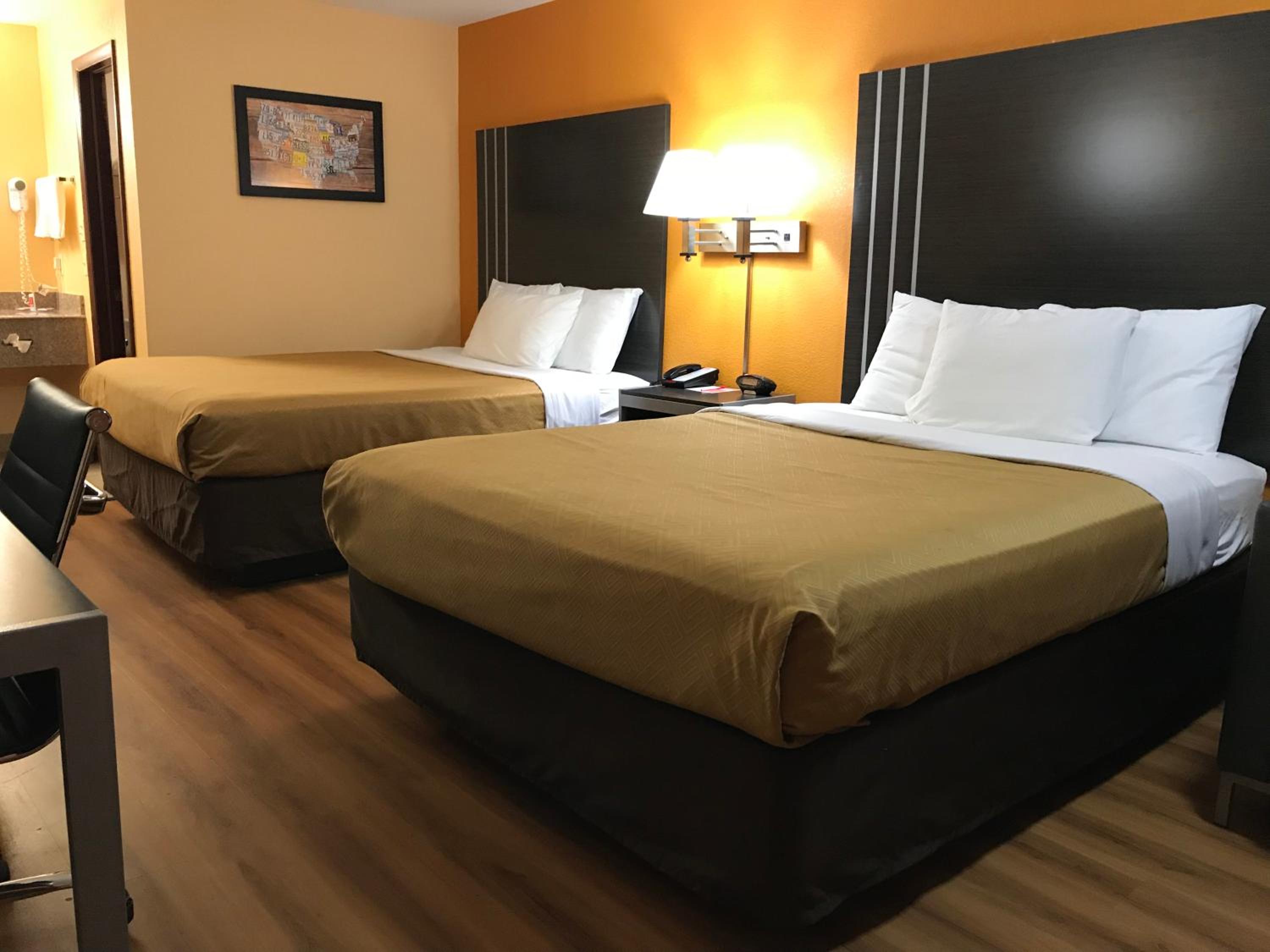 Queen Room with Two Queen Beds - Smoking