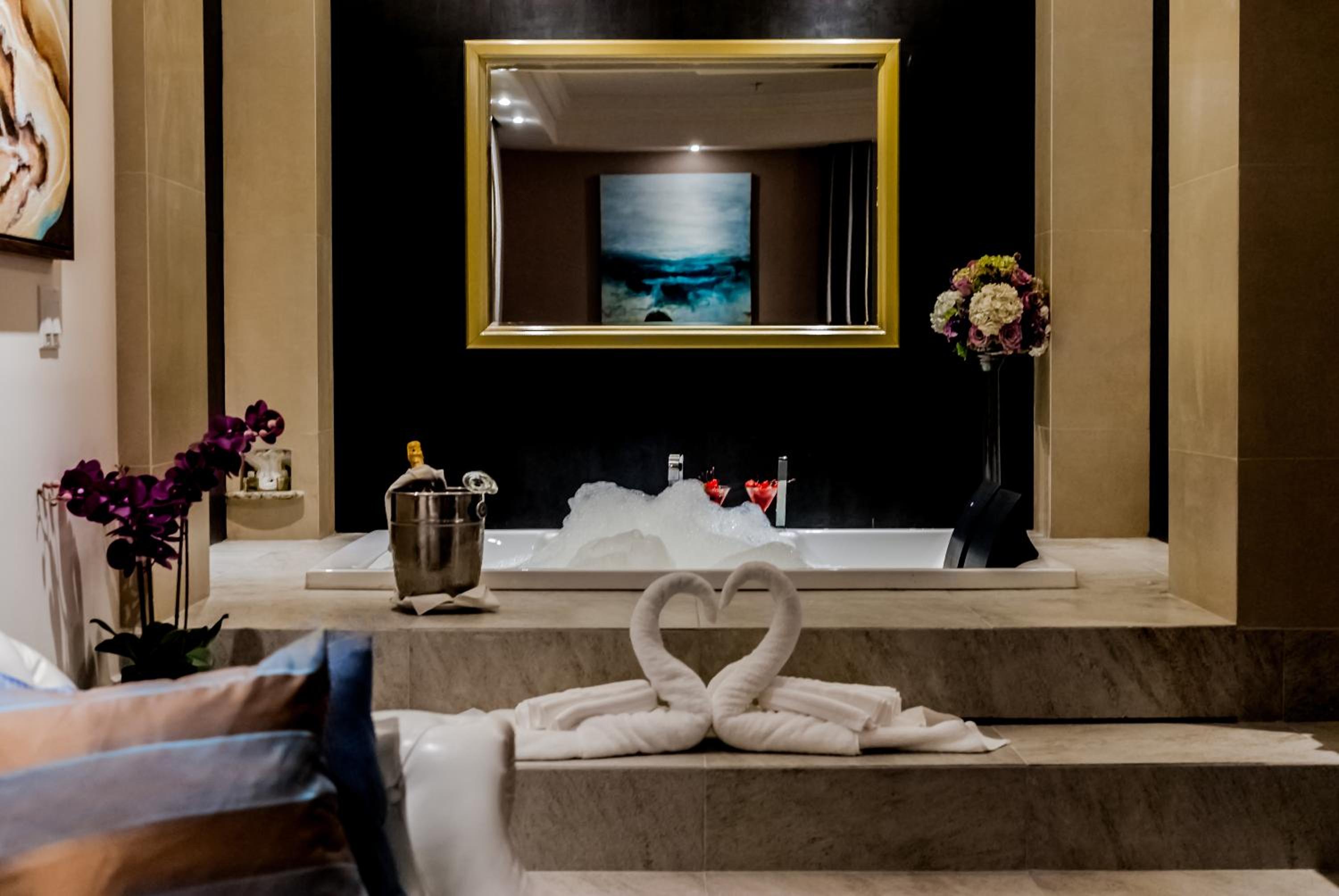 Deluxe Suite photo 3