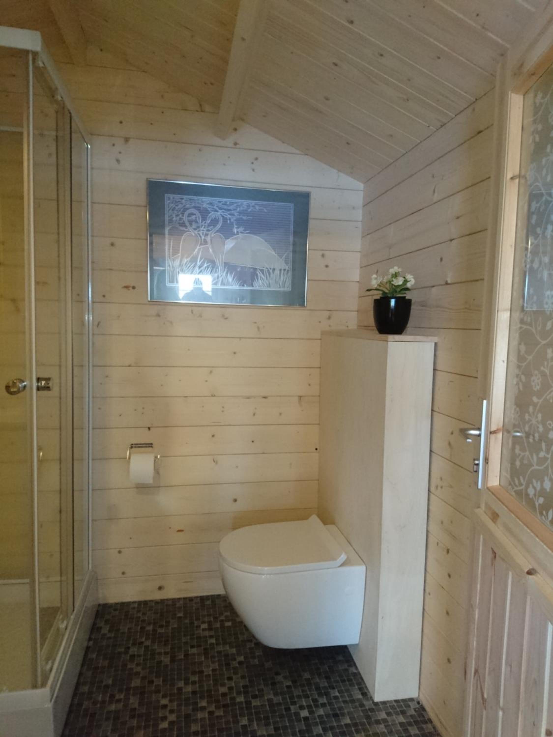 Cottage with Private Toilet - Photo 19