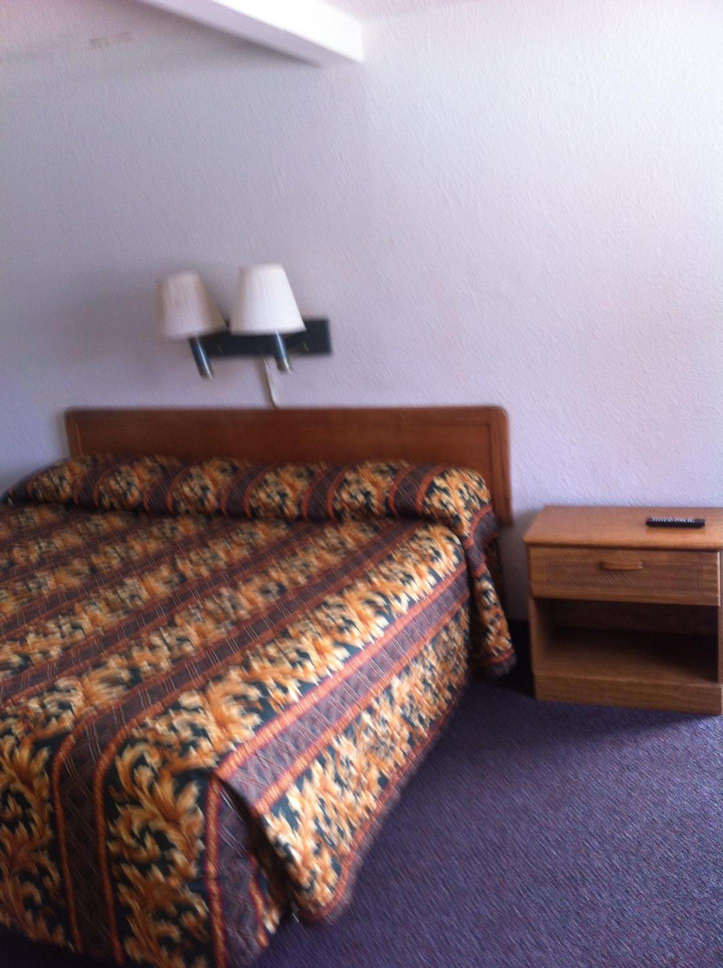 Queen Room photo 3