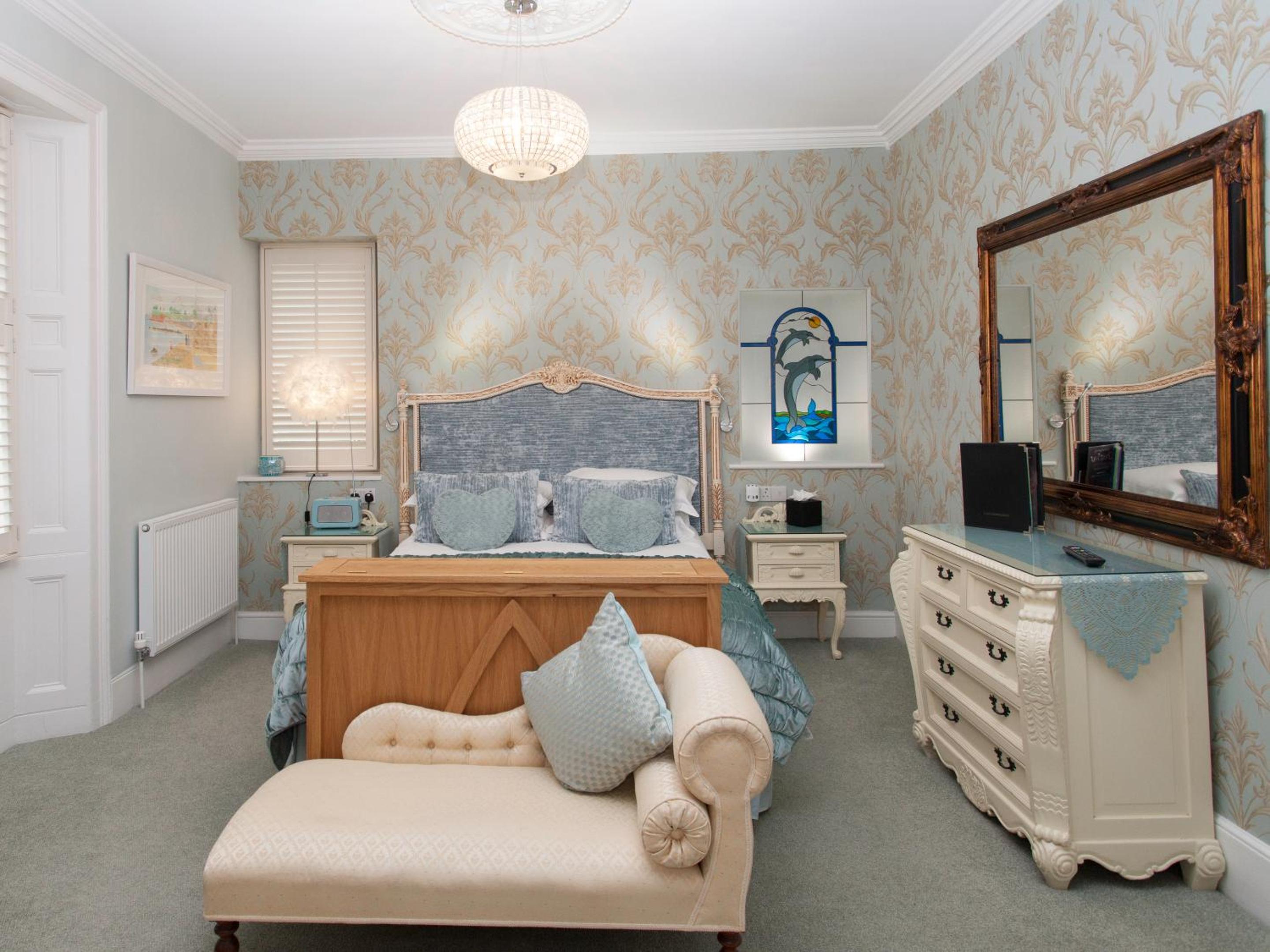 Superior King Suite photo 2