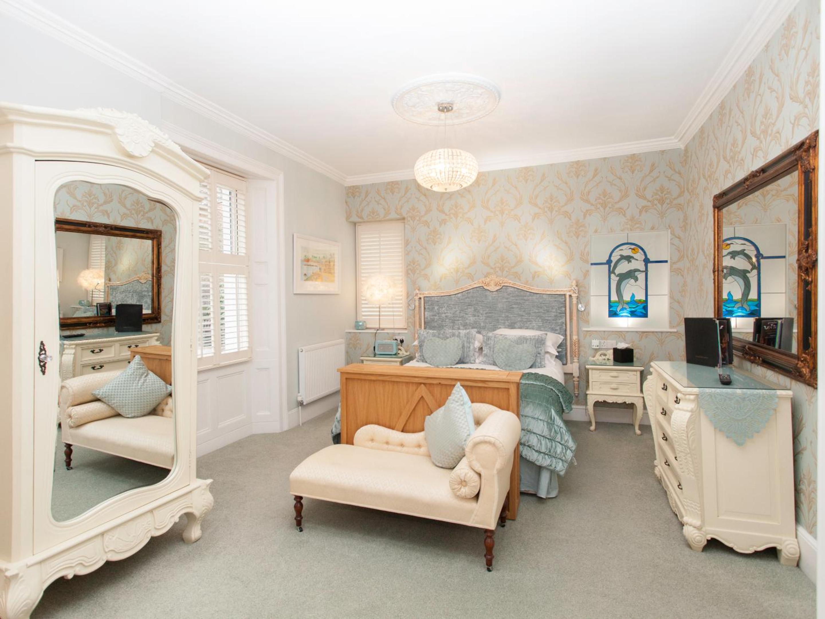 Superior King Suite