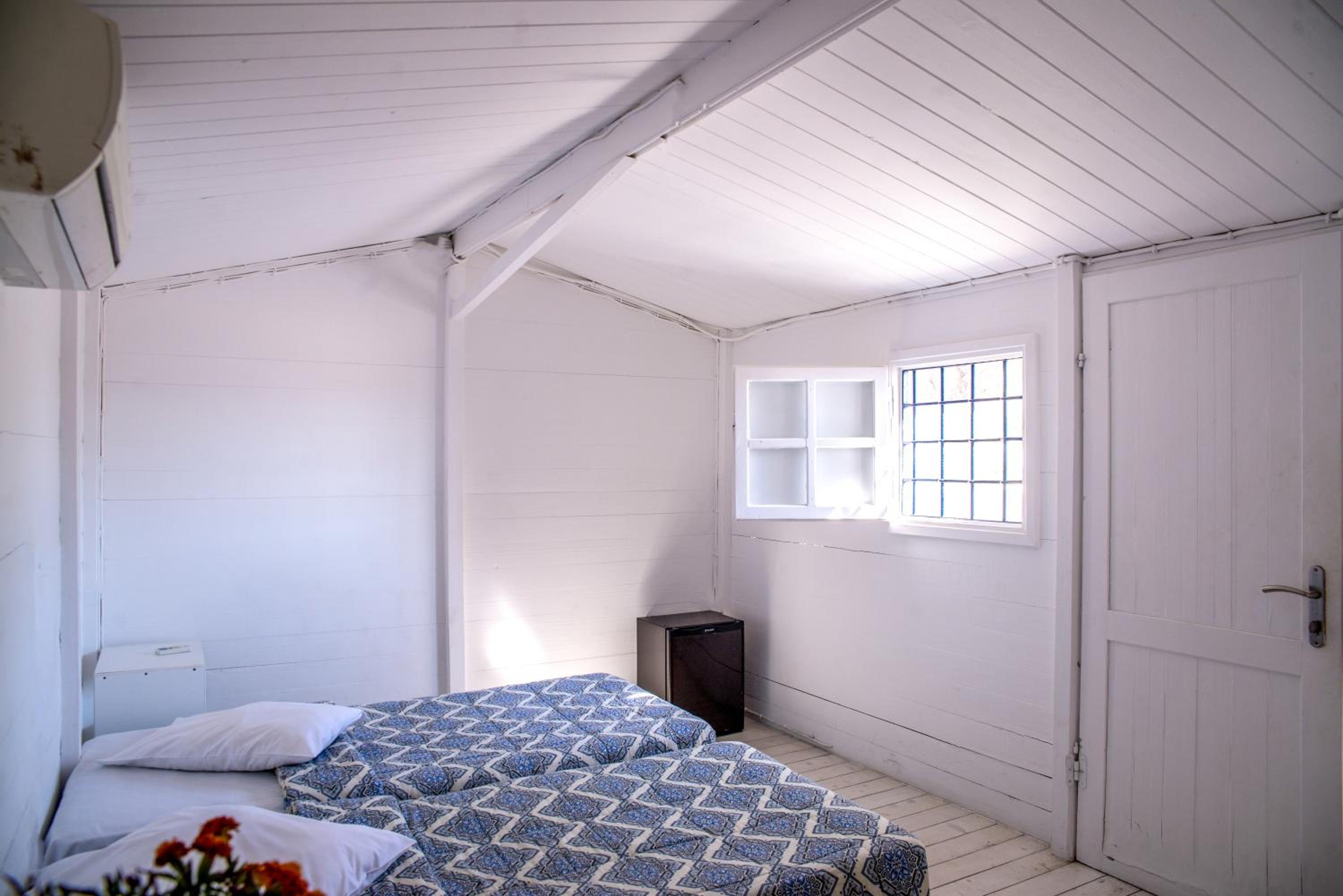 Bungalow (2 Adults) photo 2