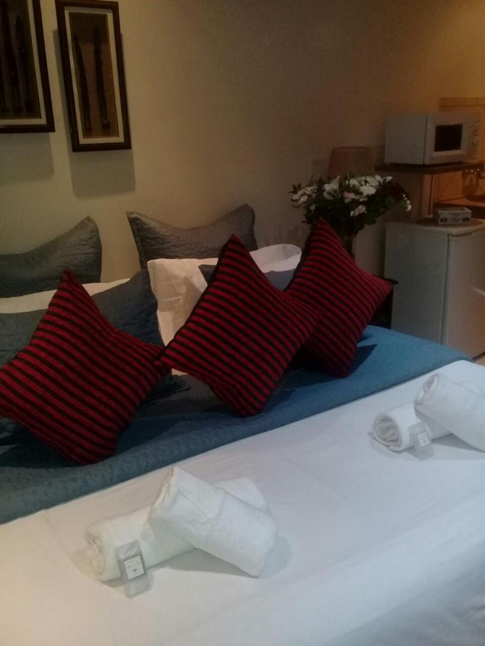 Double Room with Private Bathroom - Photo 3