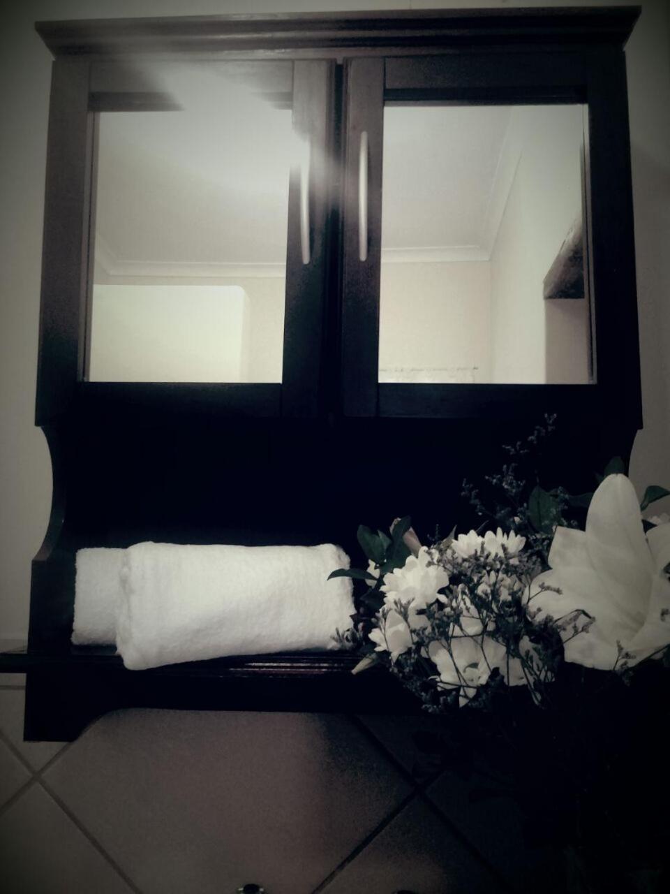 Standard Double or Twin Room with Balcony - Photo 8